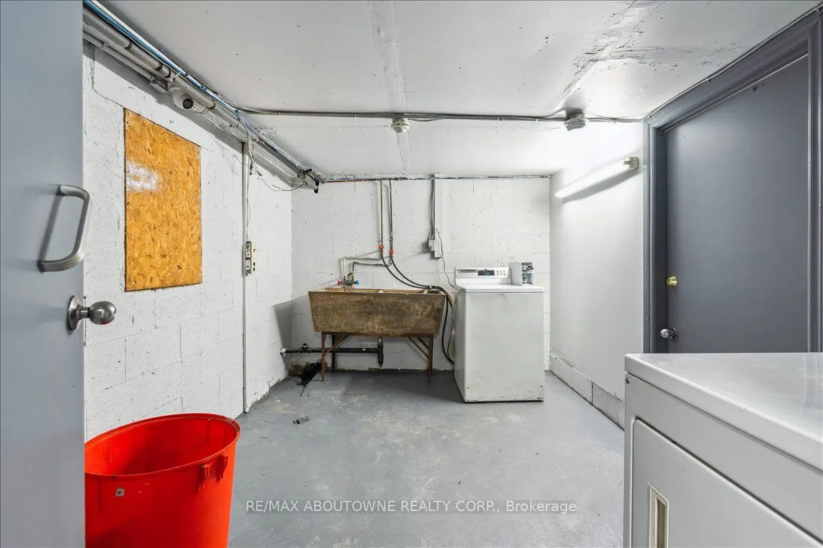 145 North Service Road E, #1