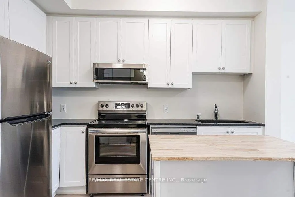 200 Lagerfeld Drive, #402