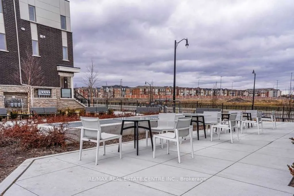 200 Lagerfeld Drive, #402