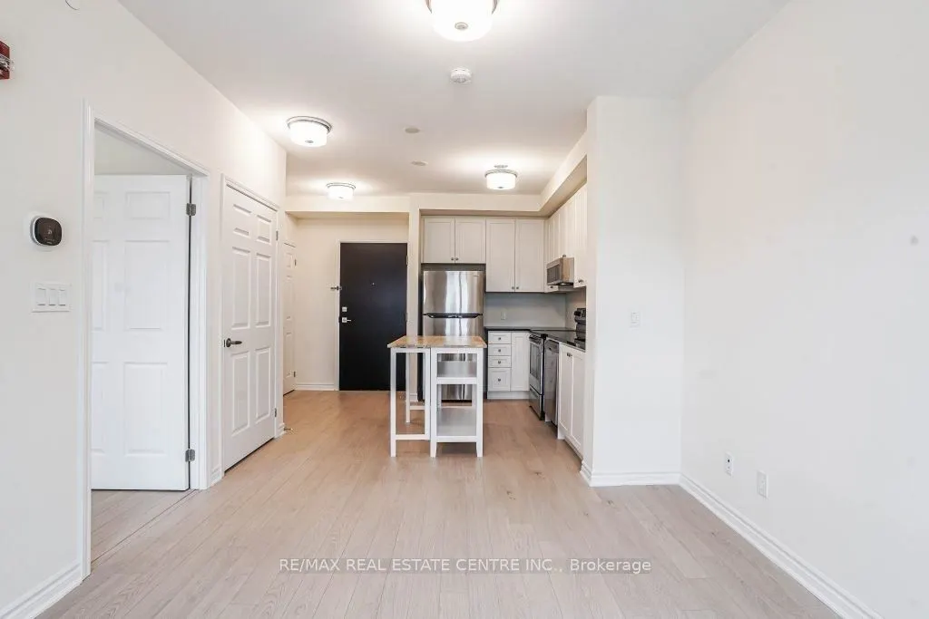 200 Lagerfeld Drive, #402