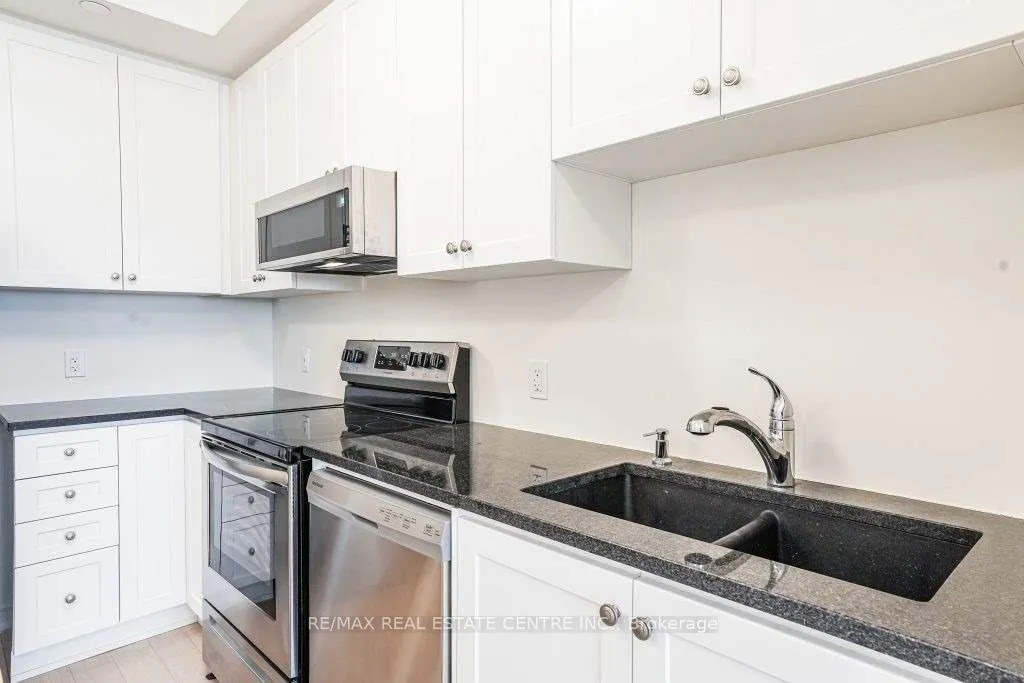200 Lagerfeld Drive, #402