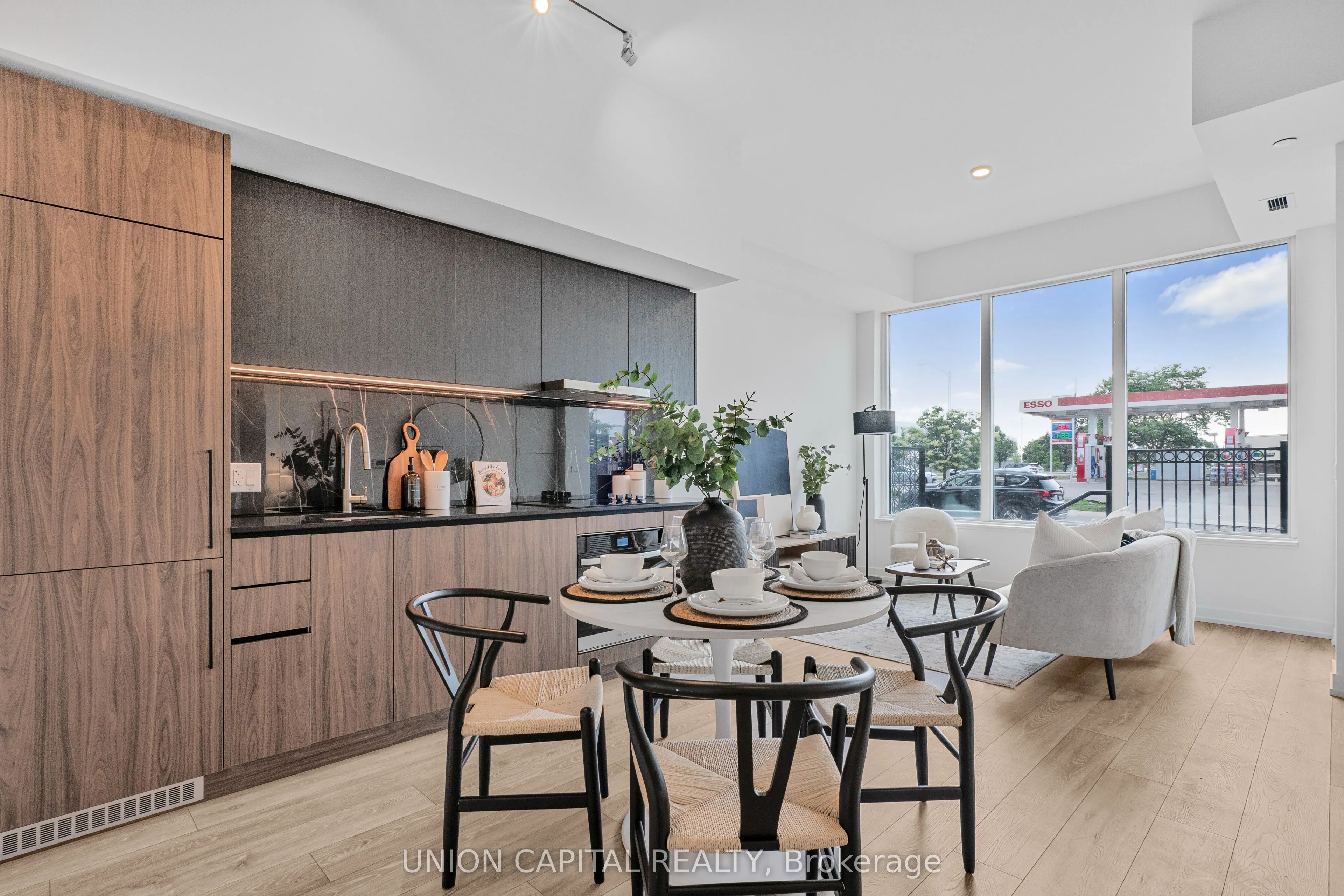 1100 Sheppard Avenue W, #121