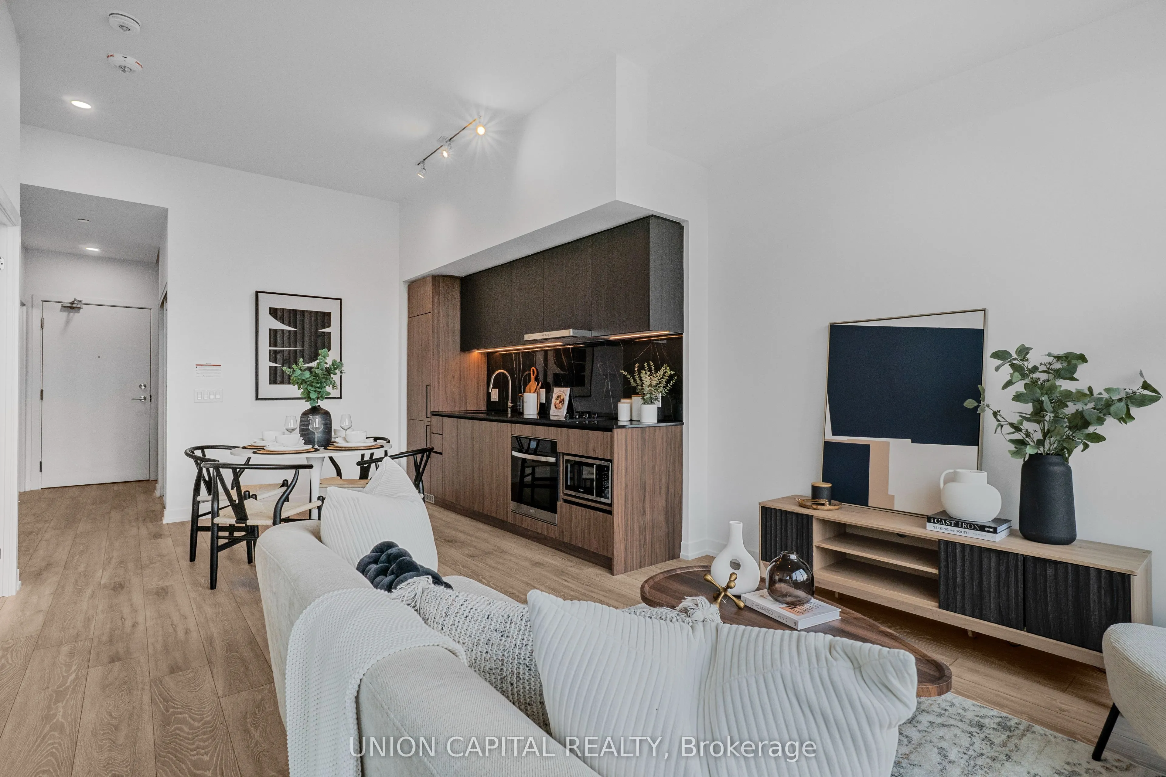 1100 Sheppard Avenue W, #121