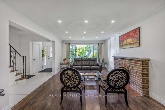 109 Botfield Avenue