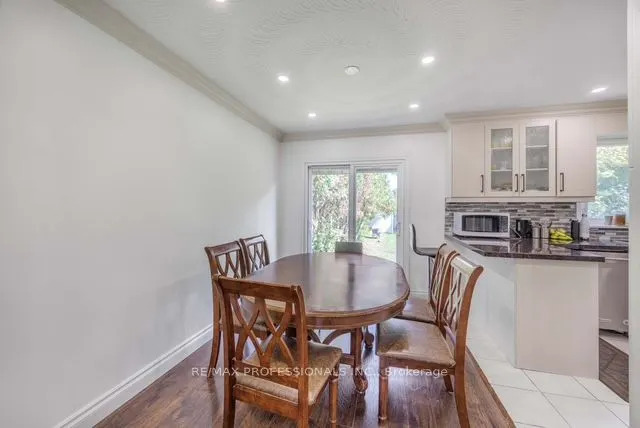 109 Botfield Avenue