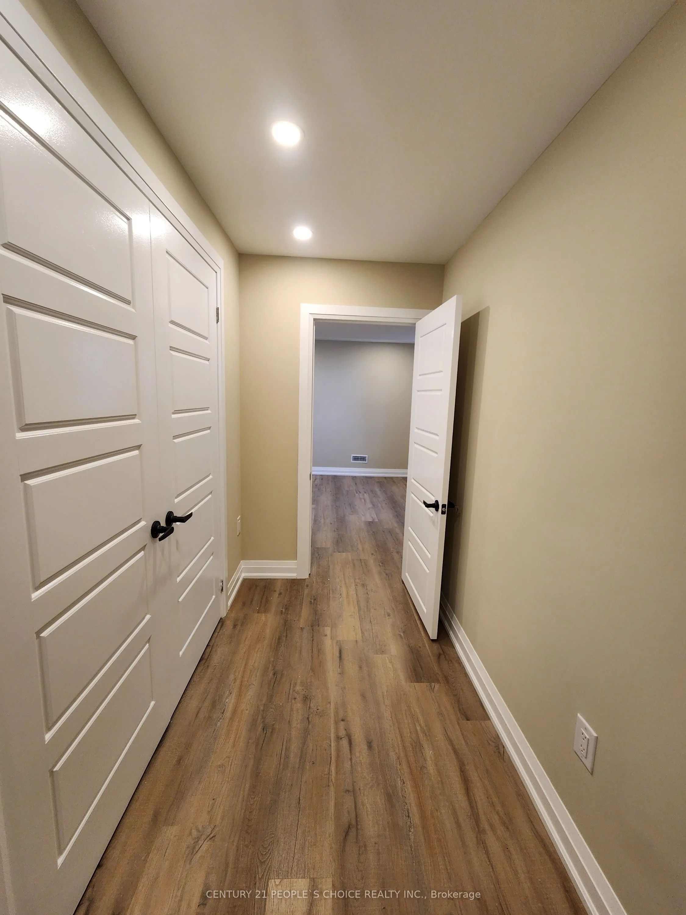 744 Kennedy Circle W