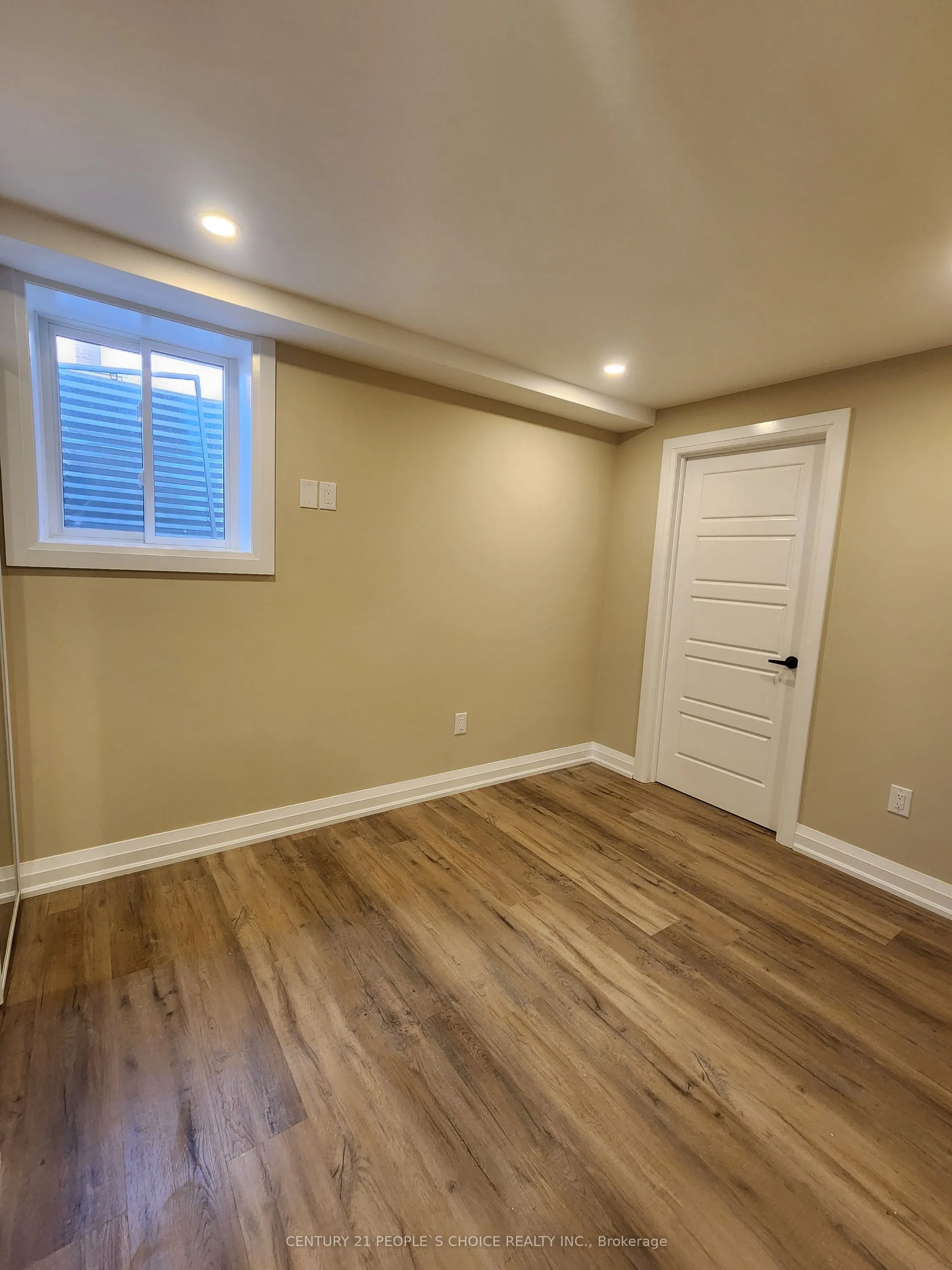744 Kennedy Circle W