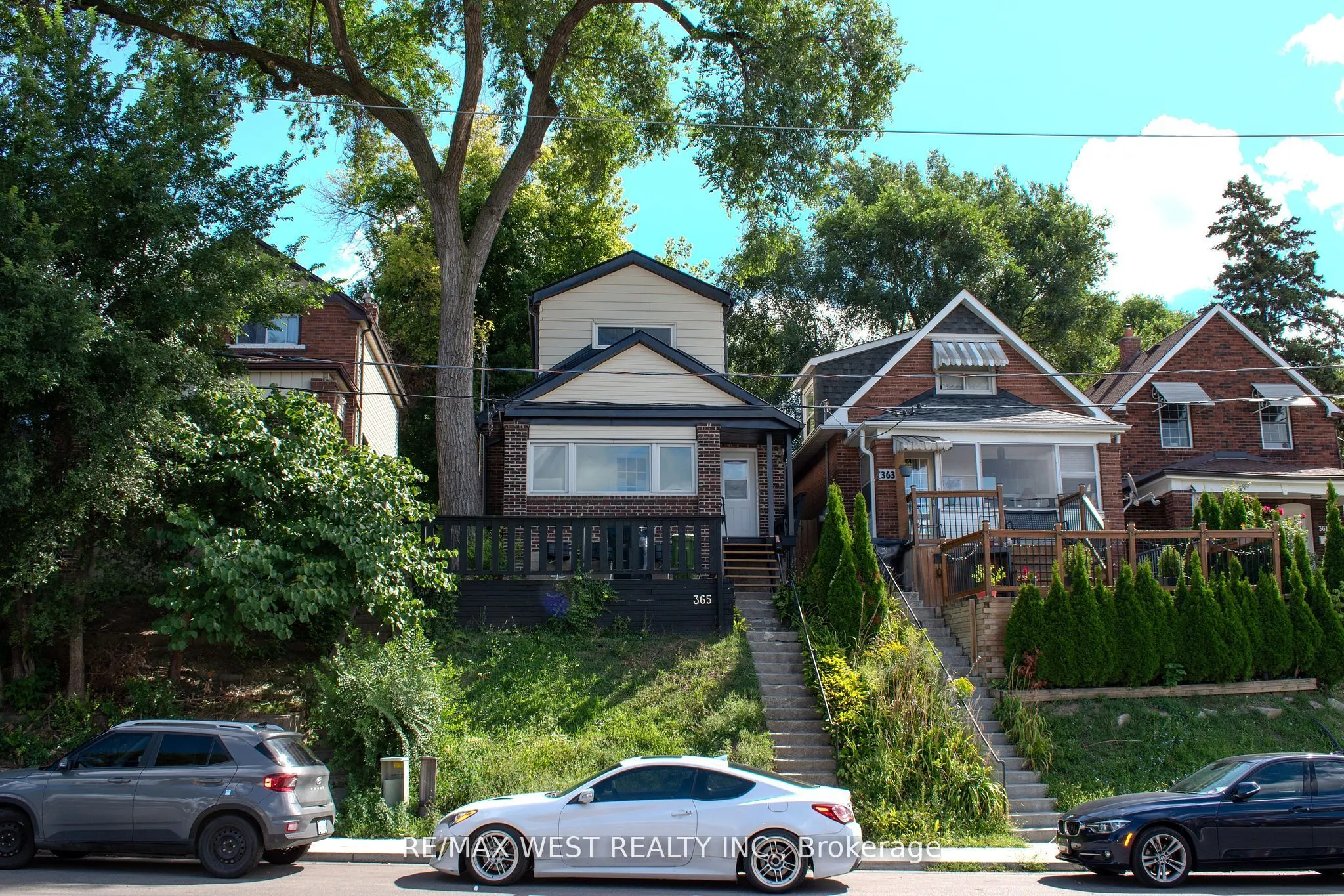365 Silverthorn Avenue