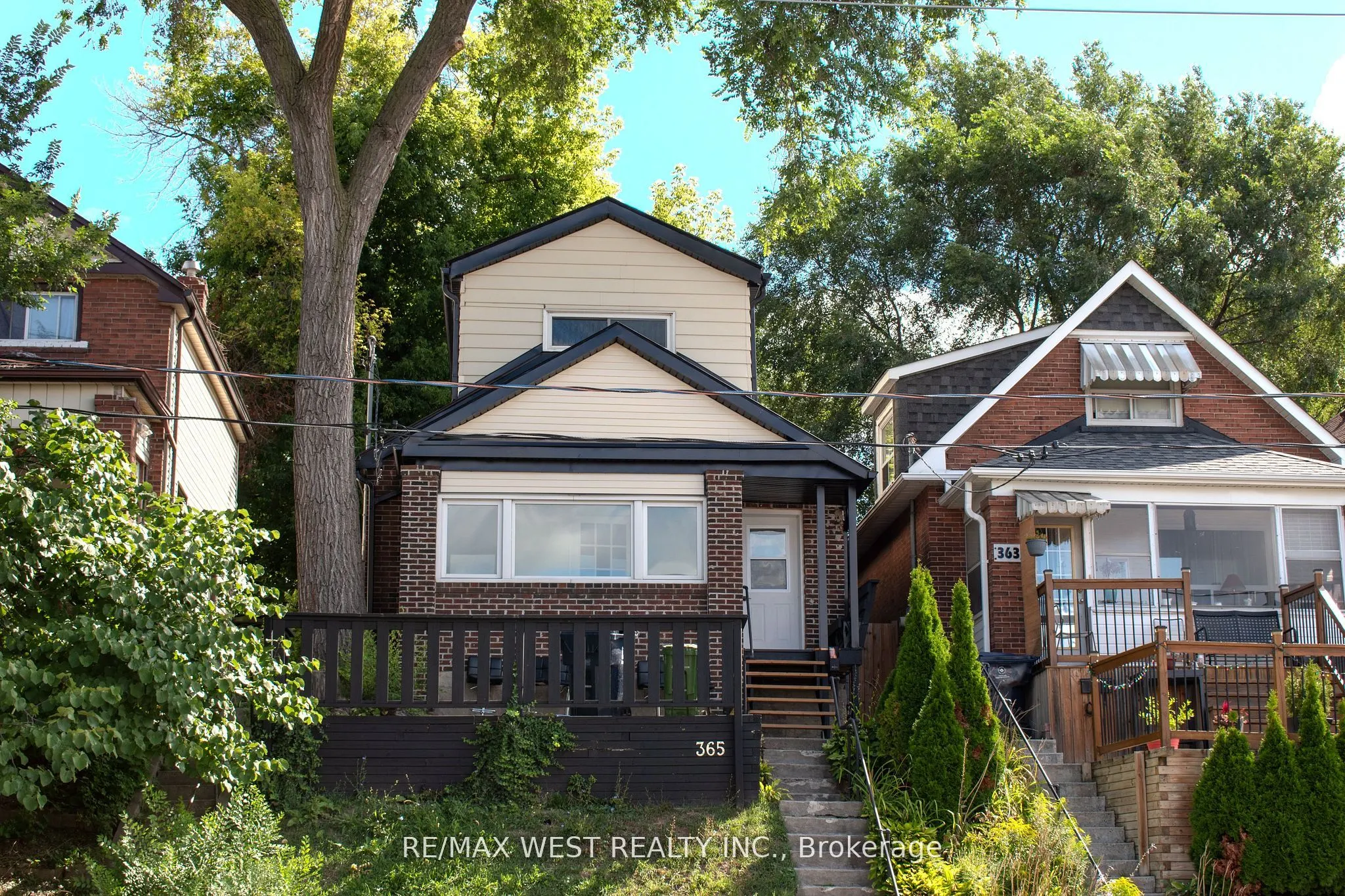 365 Silverthorn Avenue