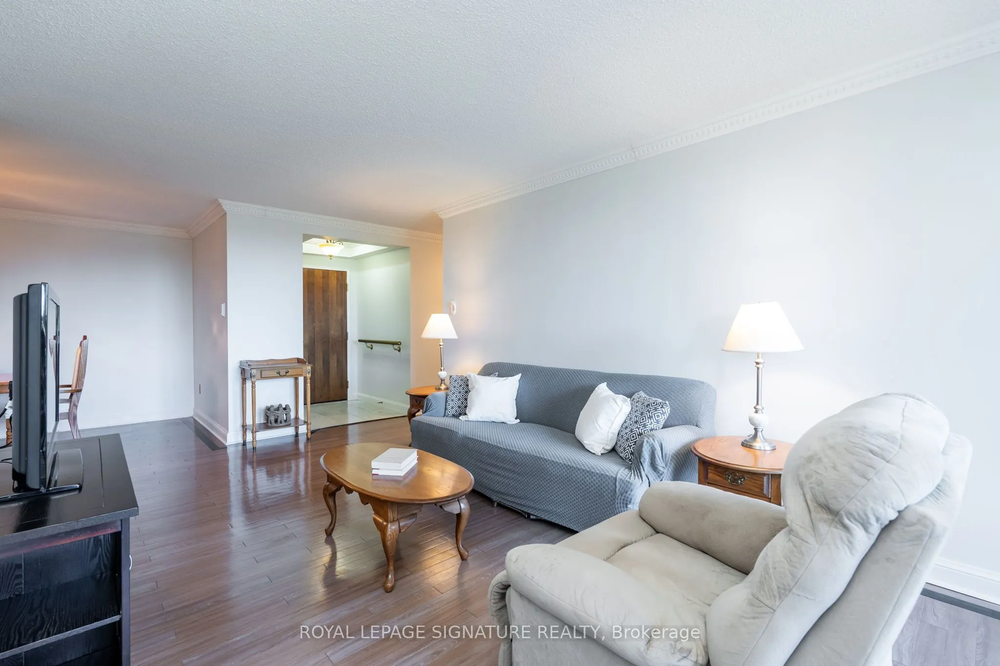 22 Hanover Road, #407