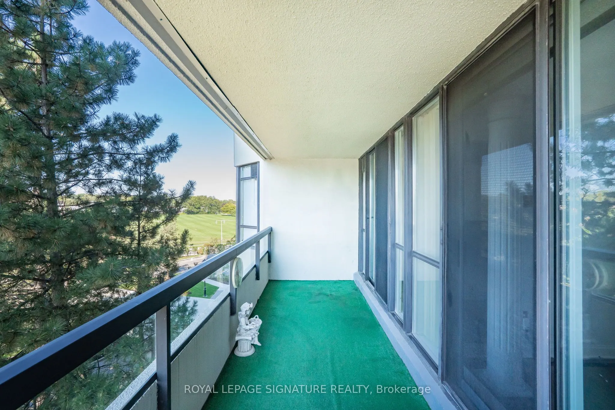 22 Hanover Road, #407