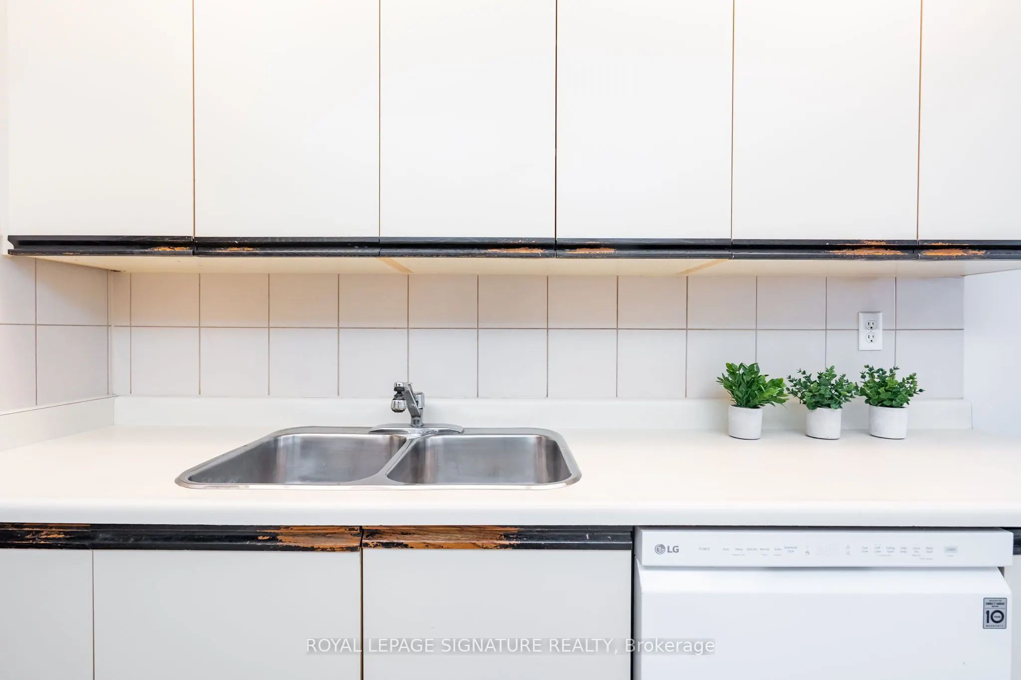 22 Hanover Road, #407