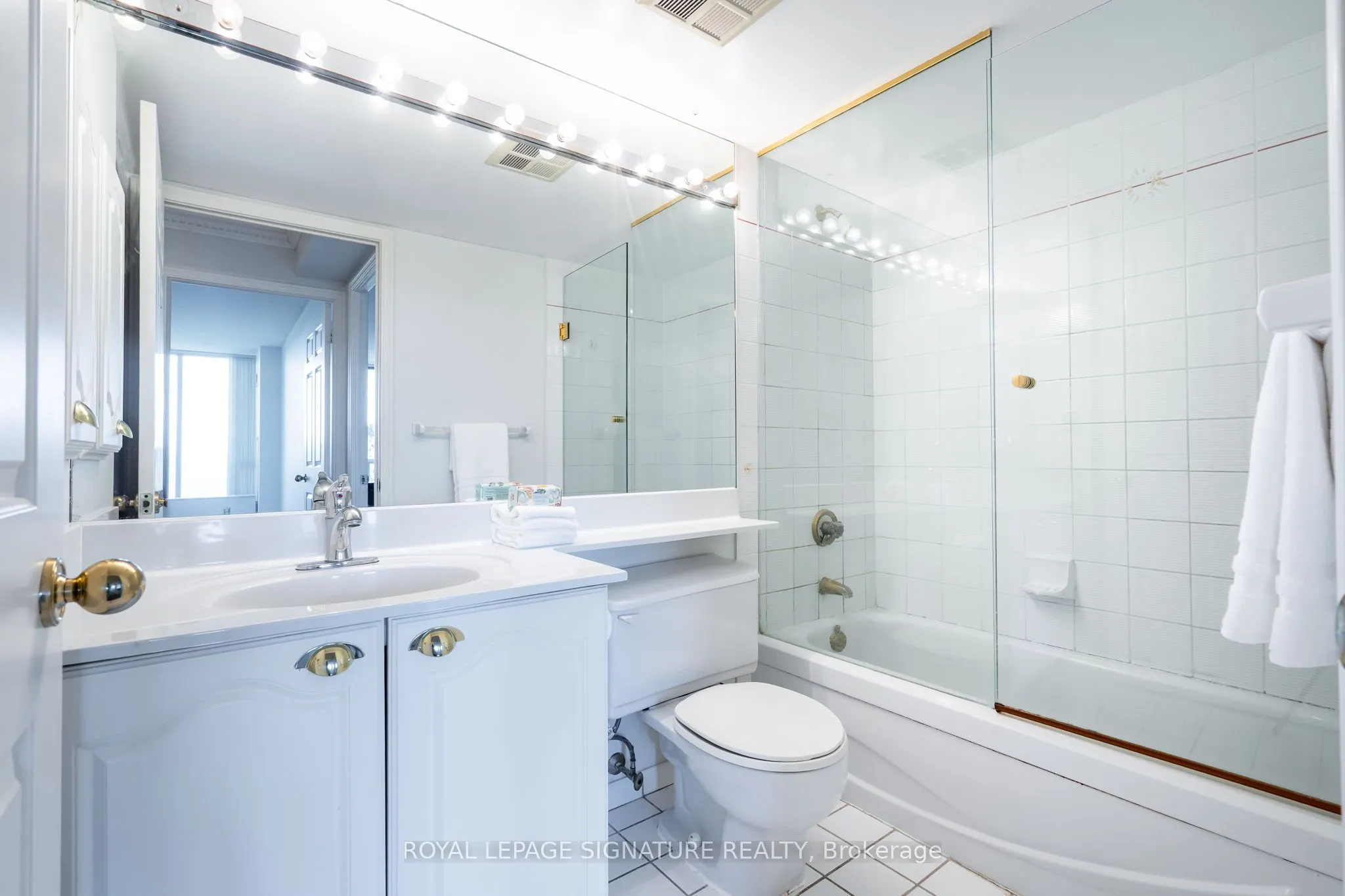 22 Hanover Road, #407