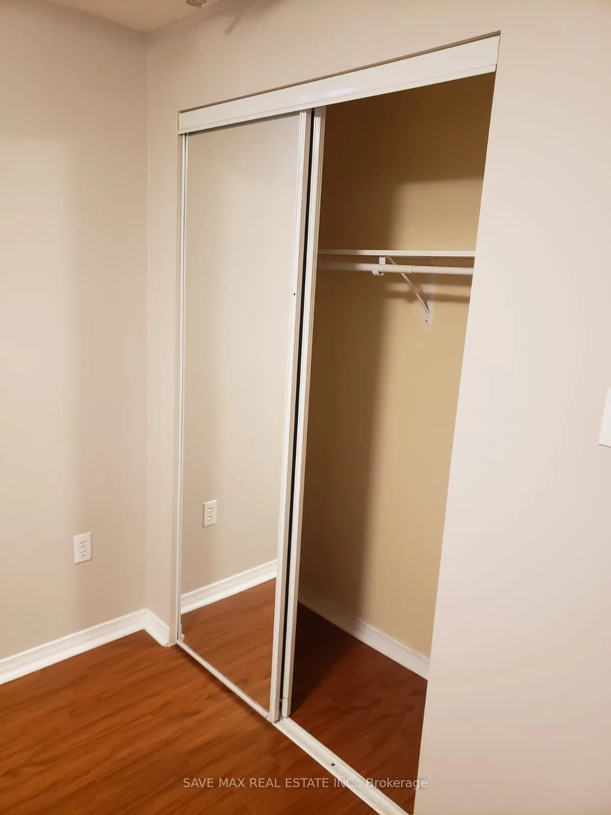 4 Ivory Tusk Court