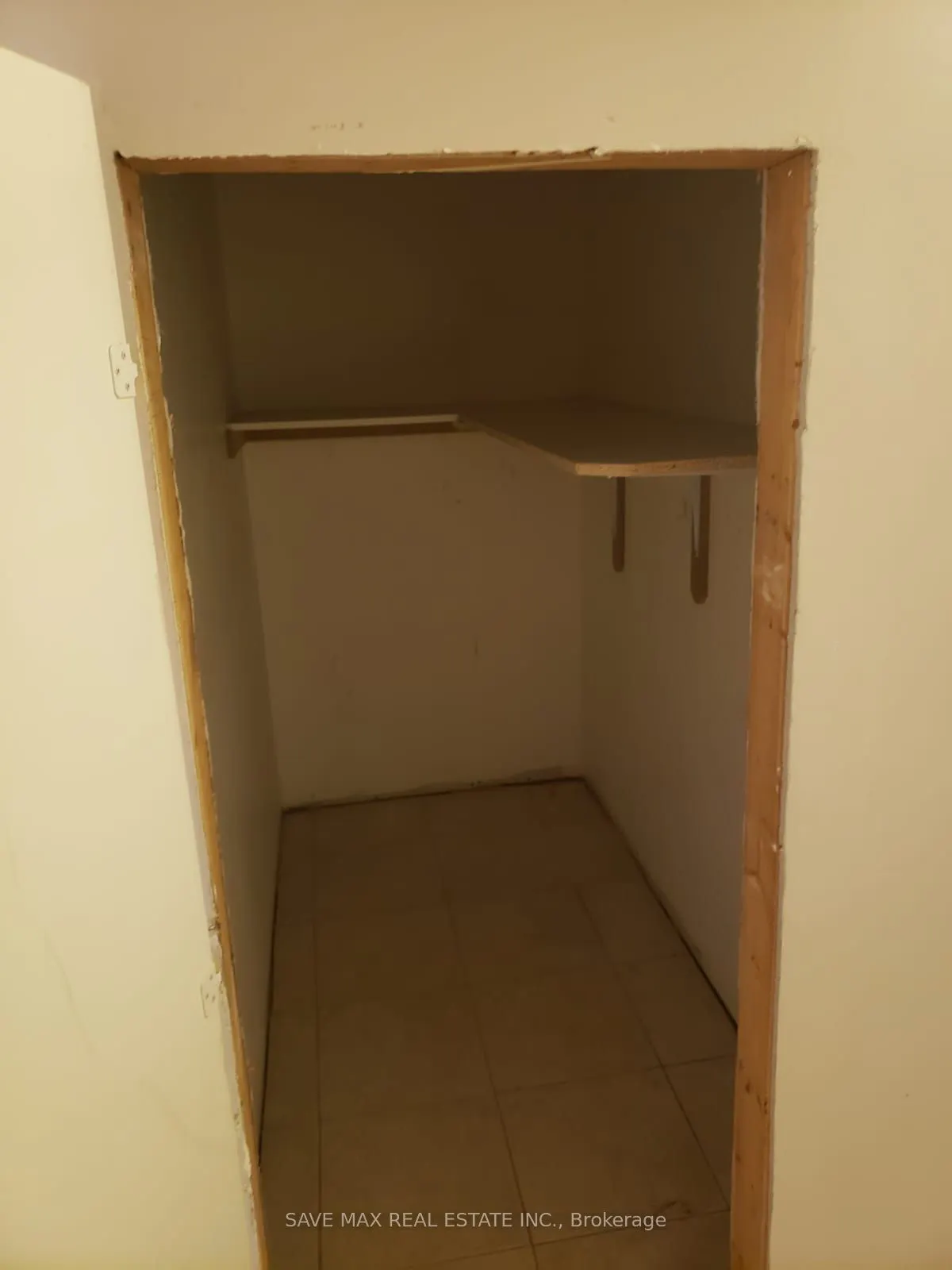 4 Ivory Tusk Court