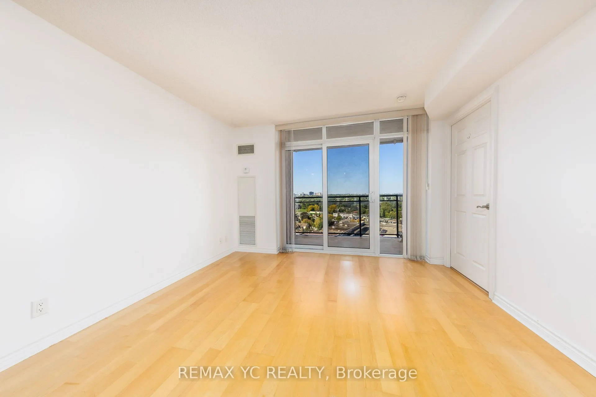 5229 Dundas Street W, #1604