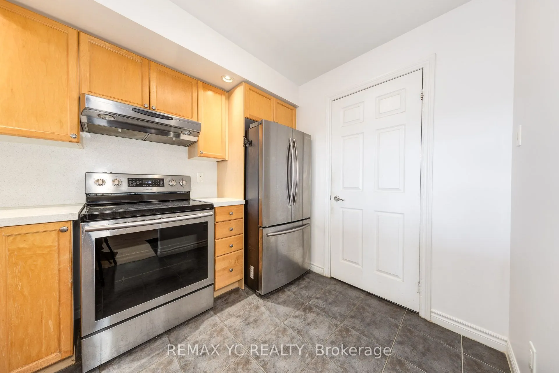 5229 Dundas Street W, #1604