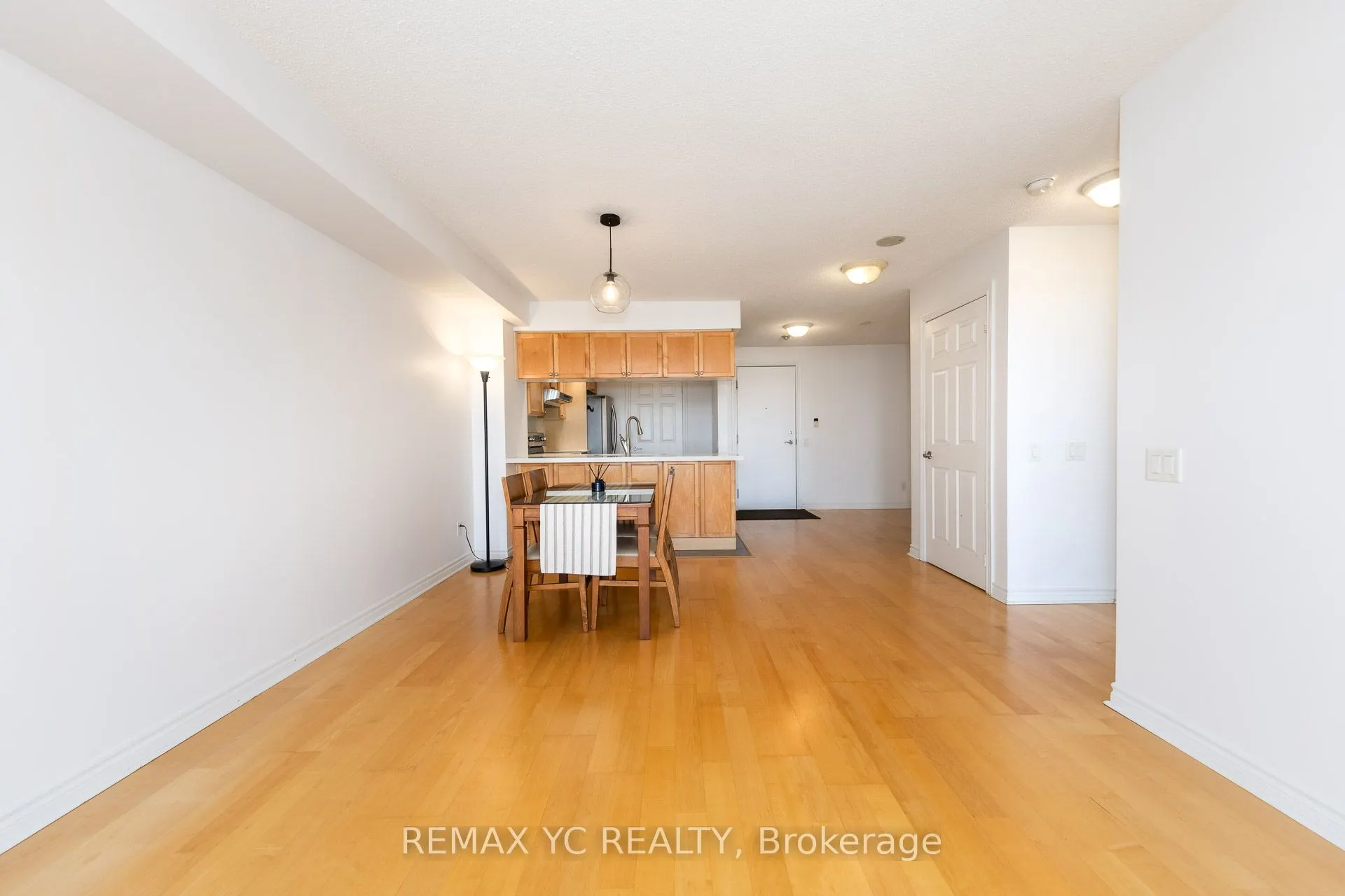 5229 Dundas Street W, #1604