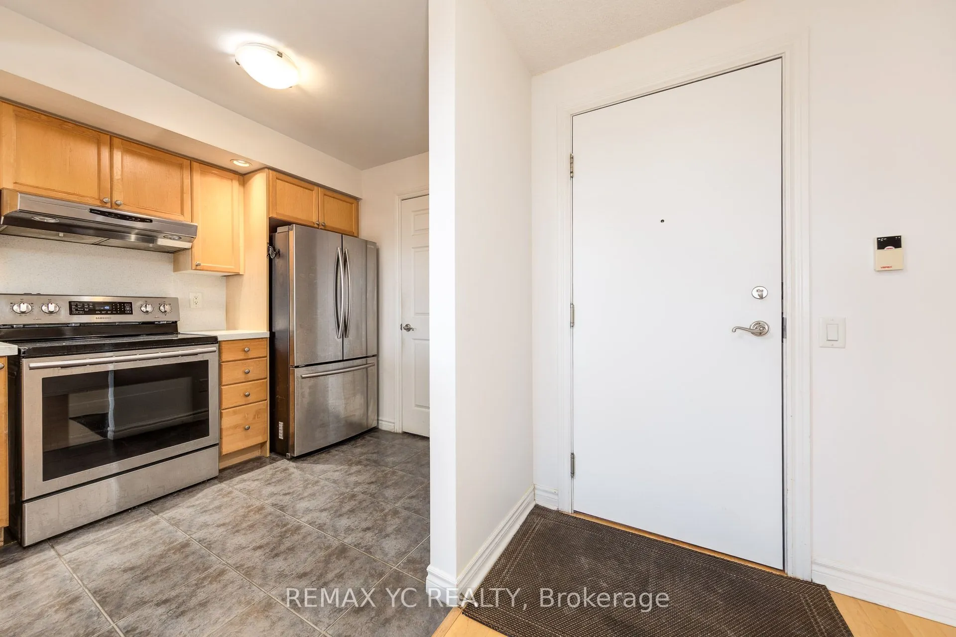 5229 Dundas Street W, #1604