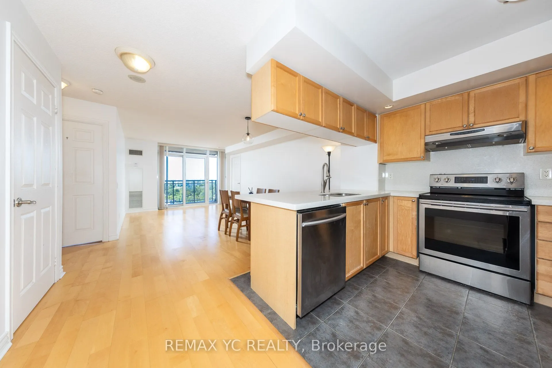 5229 Dundas Street W, #1604
