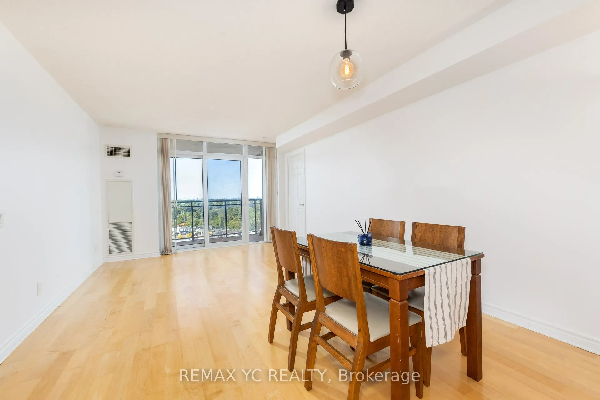 5229 Dundas Street W, #1604