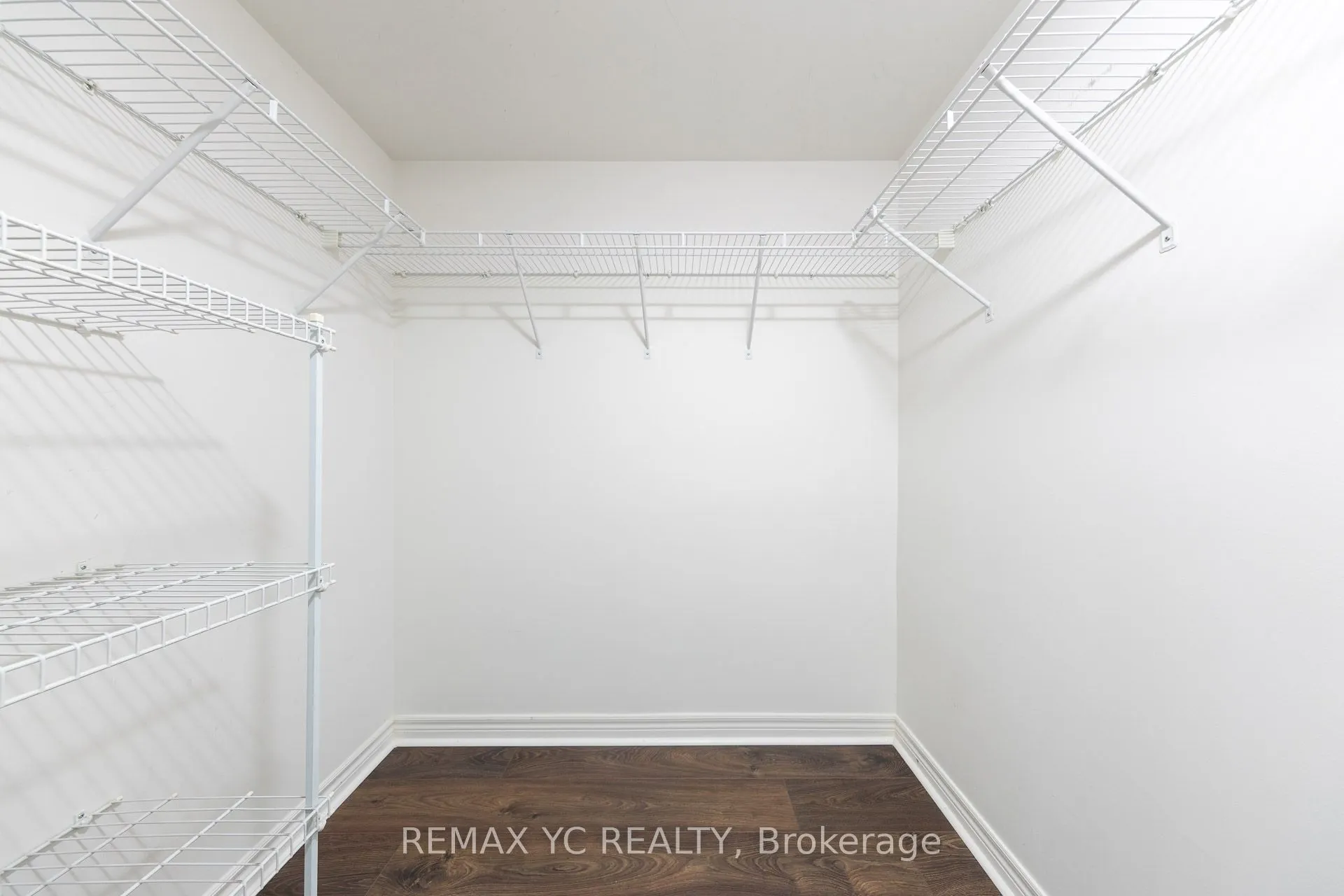 5229 Dundas Street W, #1604