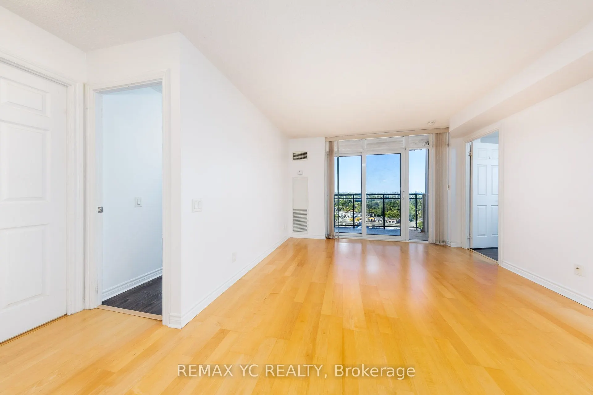 5229 Dundas Street W, #1604