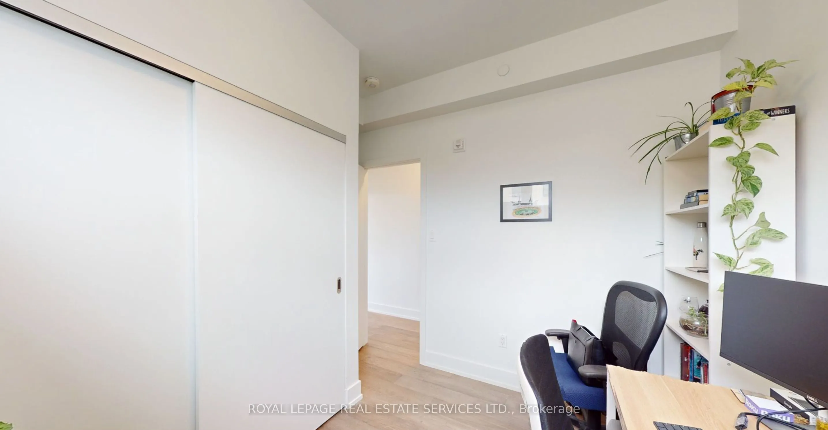 3258 Dundas Street W