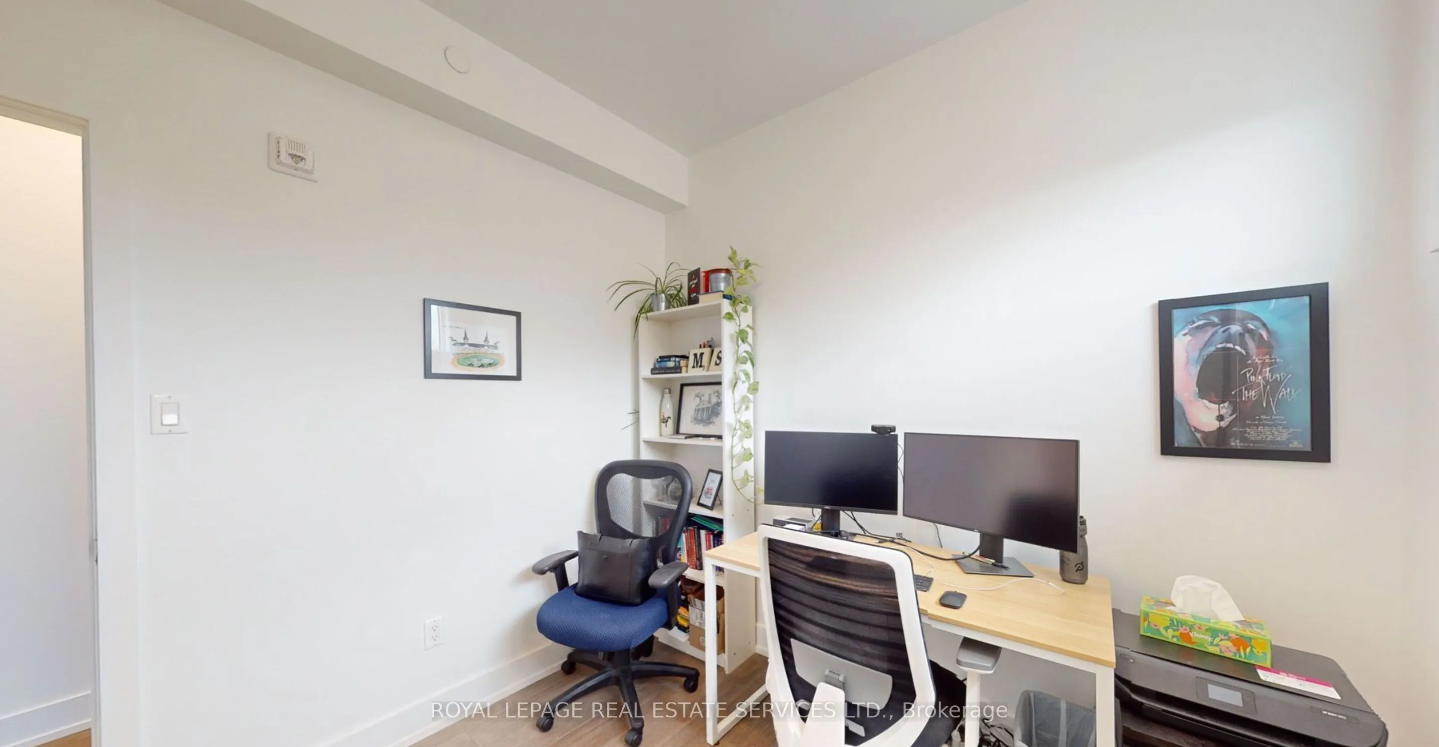 3258 Dundas Street W