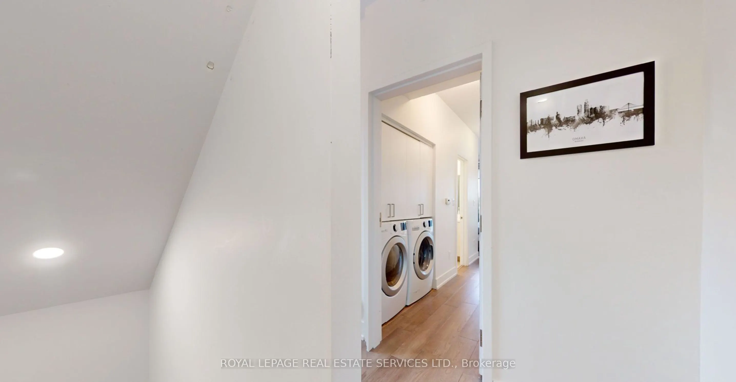 3258 Dundas Street W