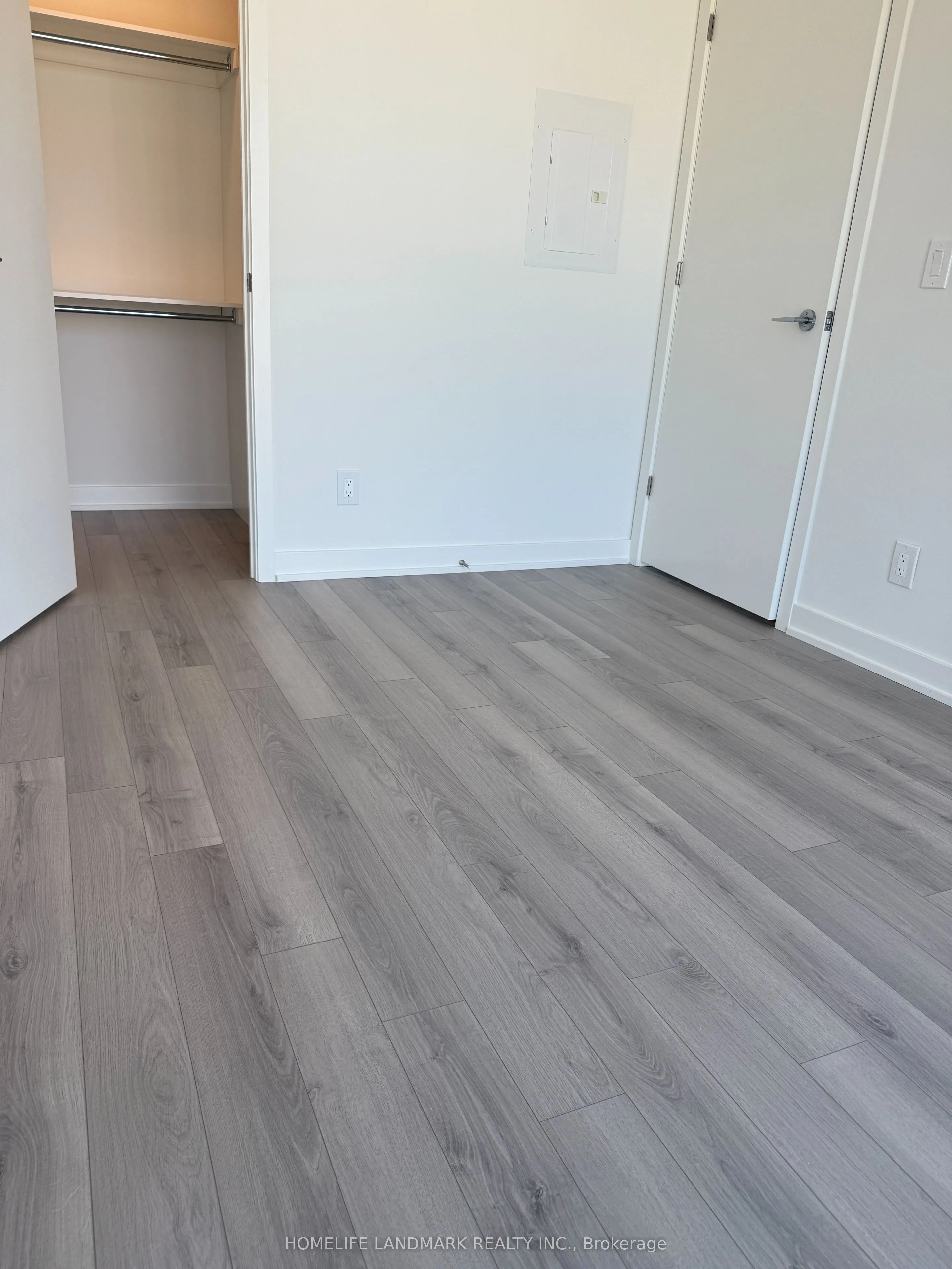 3079 Trafalgar Road, #1906