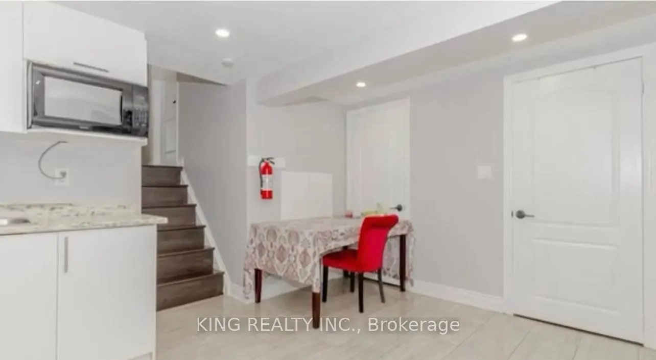 87 Aloma Crescent