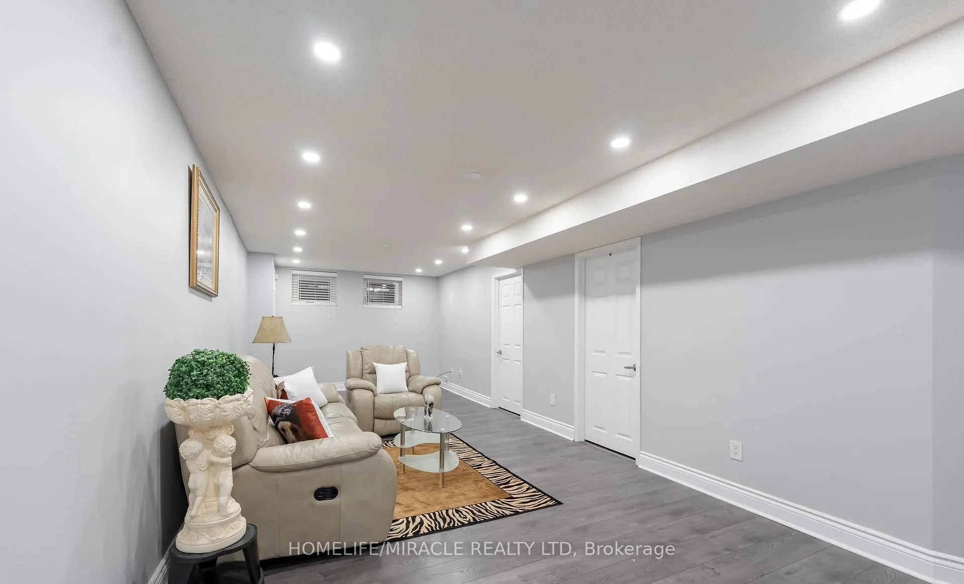 23 Mosley Crescent