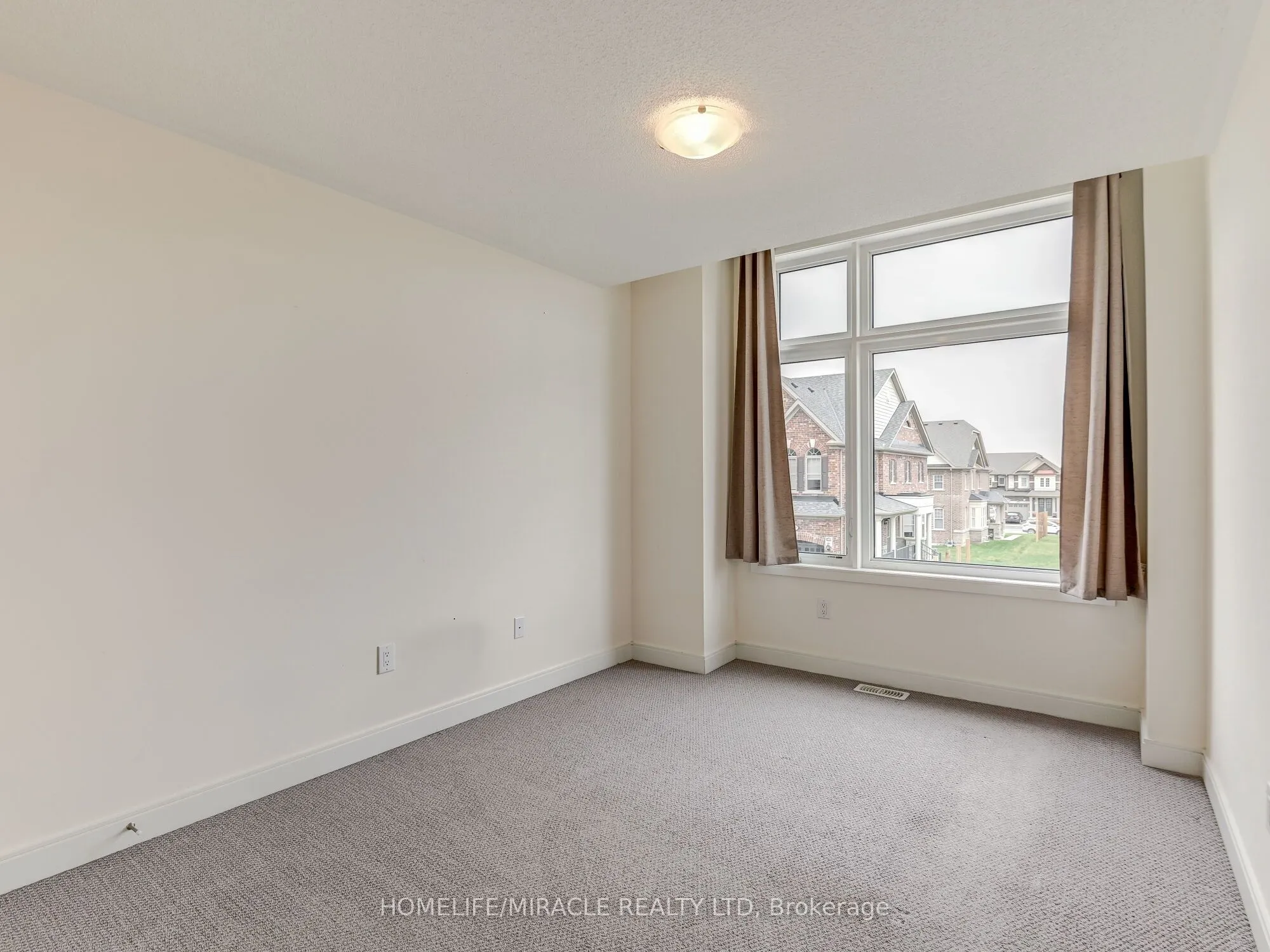 66 Pearman Crescent