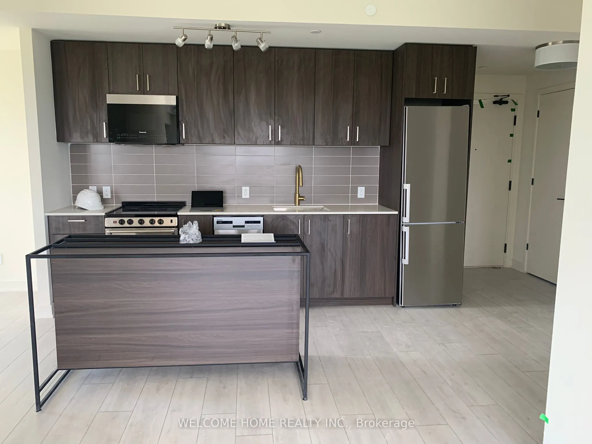 8010 Derry Road, #1102