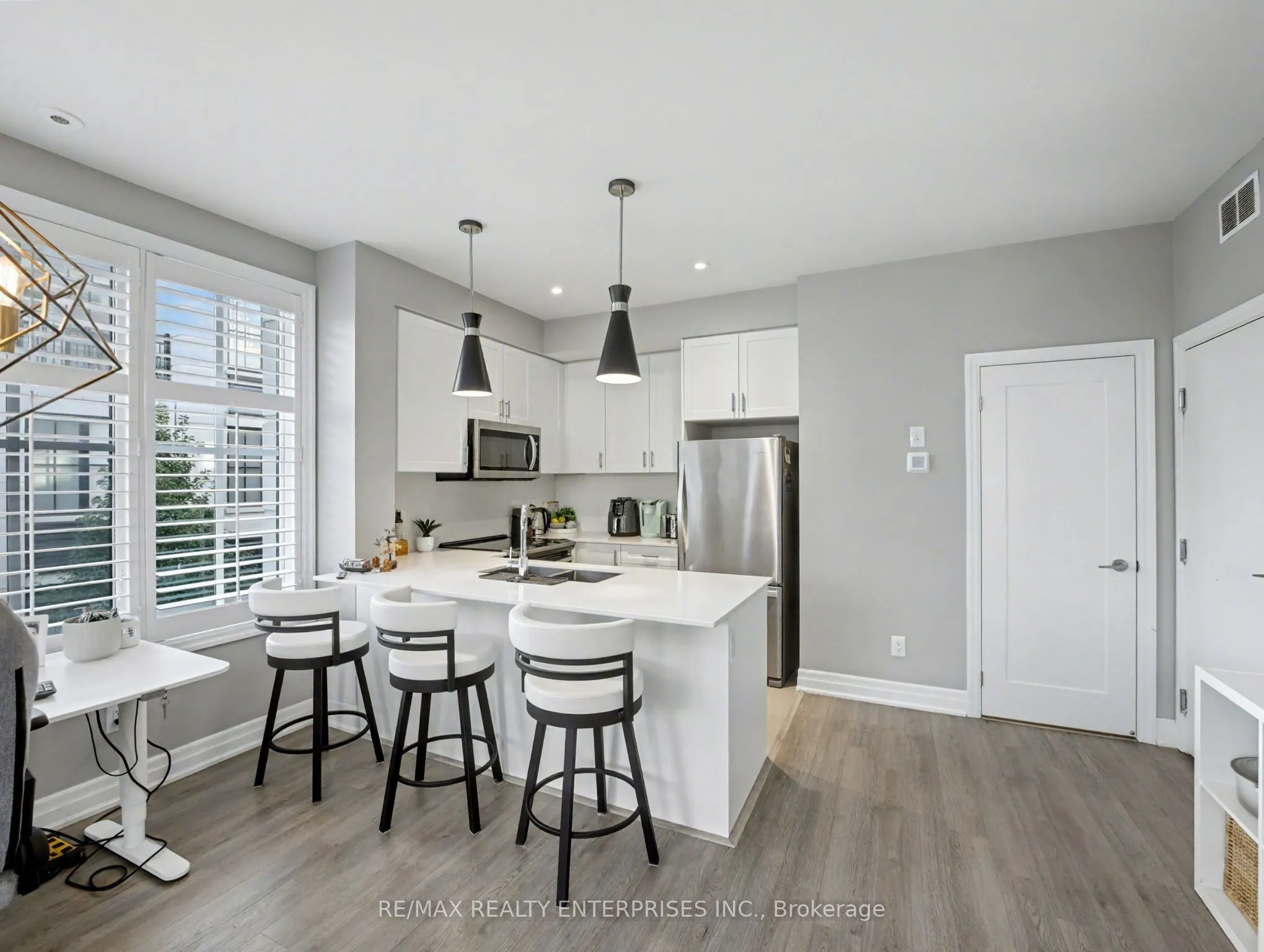 657 Cricklewood Drive, #532