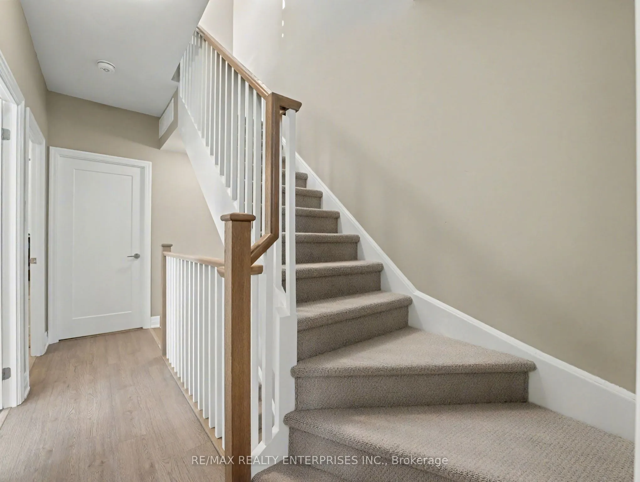 657 Cricklewood Drive, #532