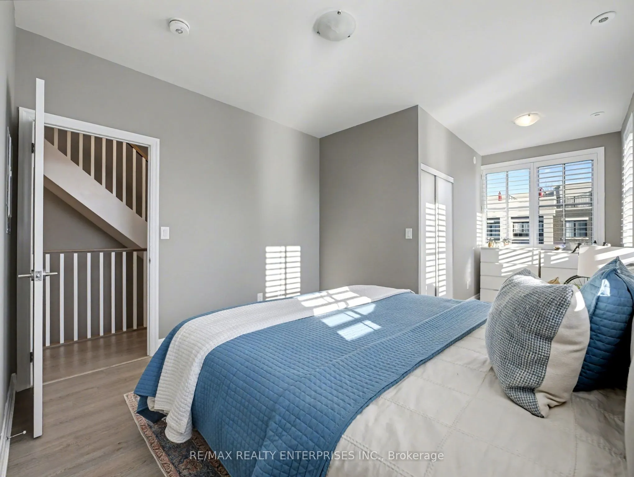 657 Cricklewood Drive, #532