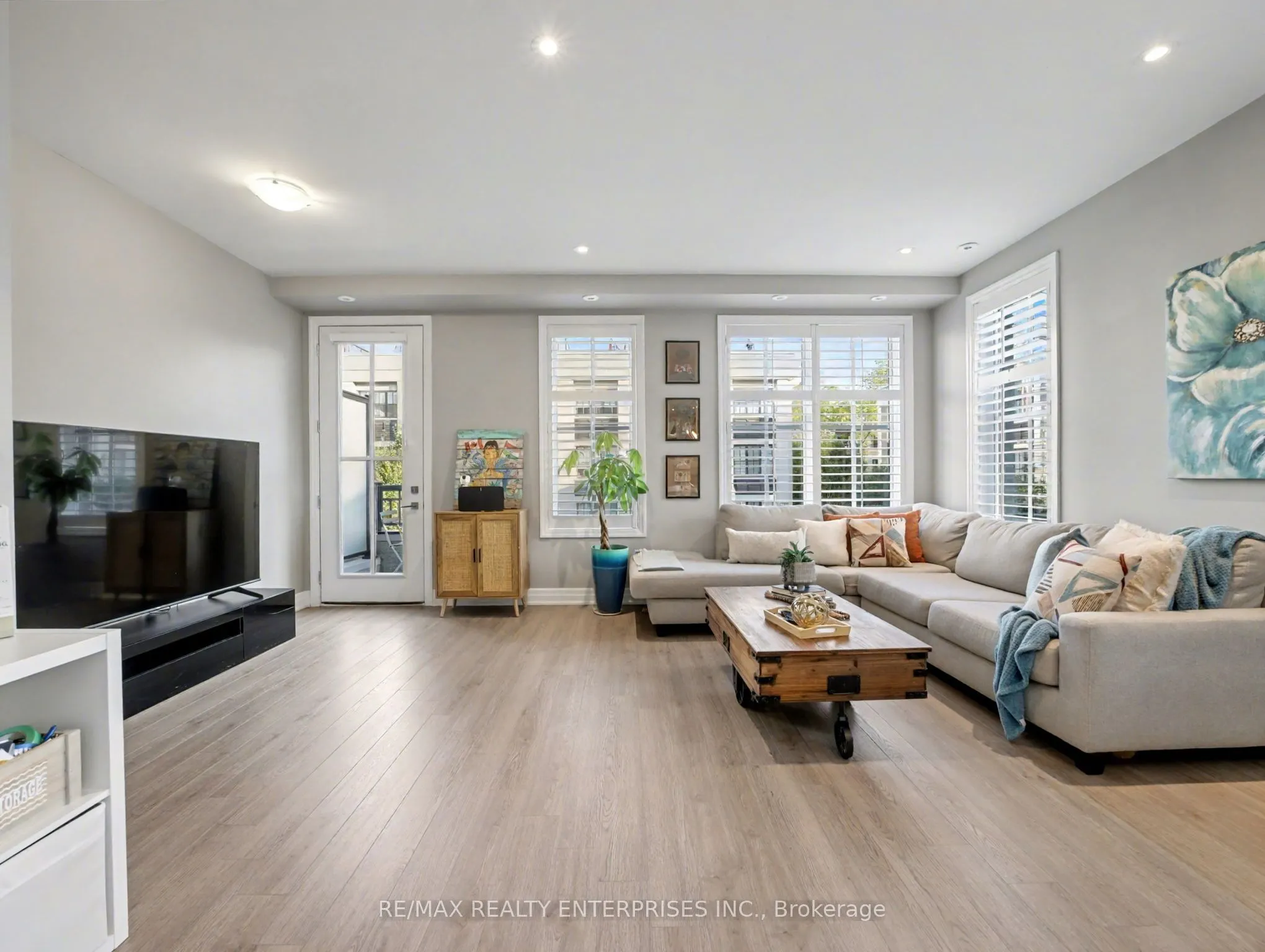 657 Cricklewood Drive, #532