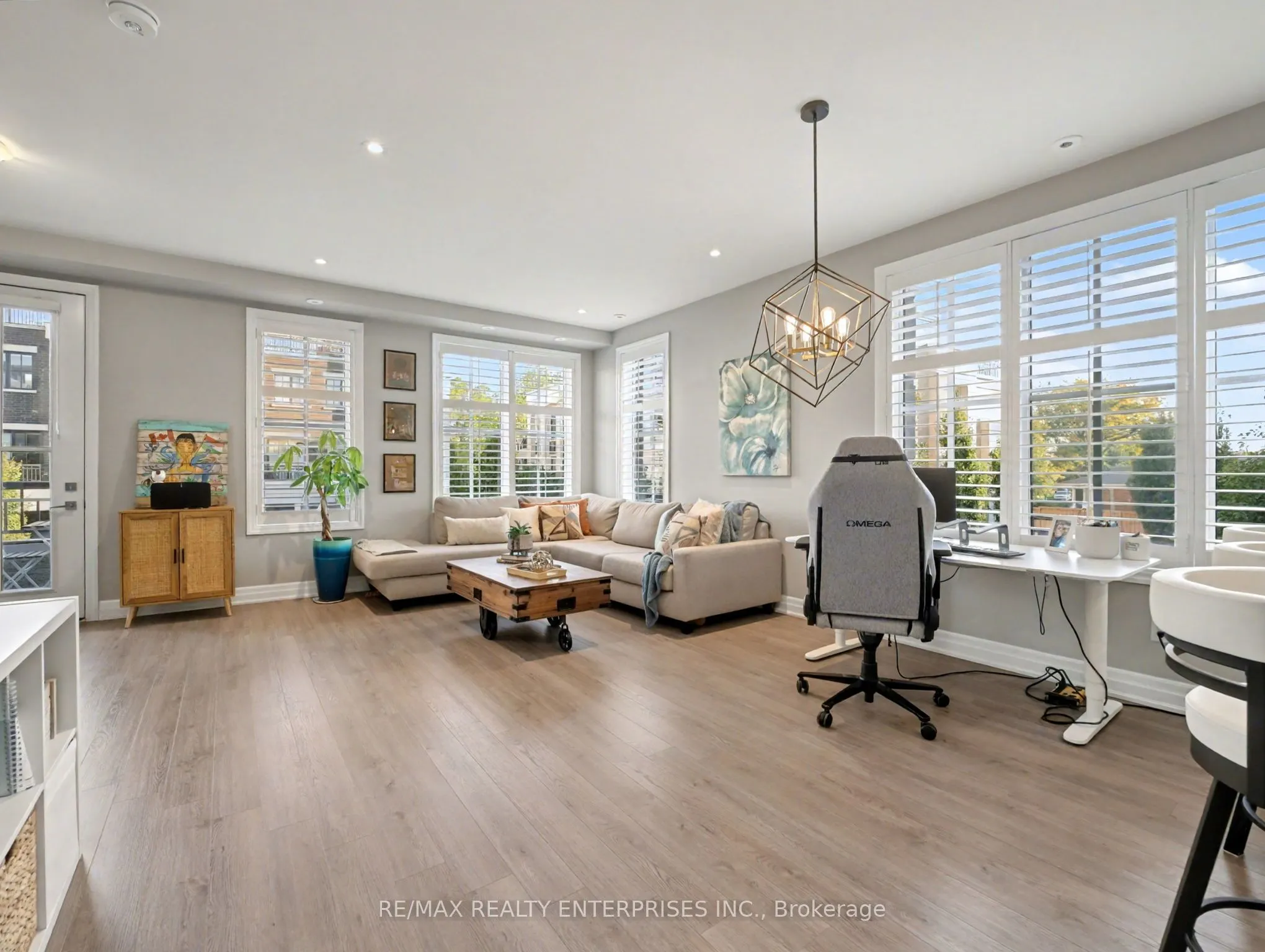 657 Cricklewood Drive, #532