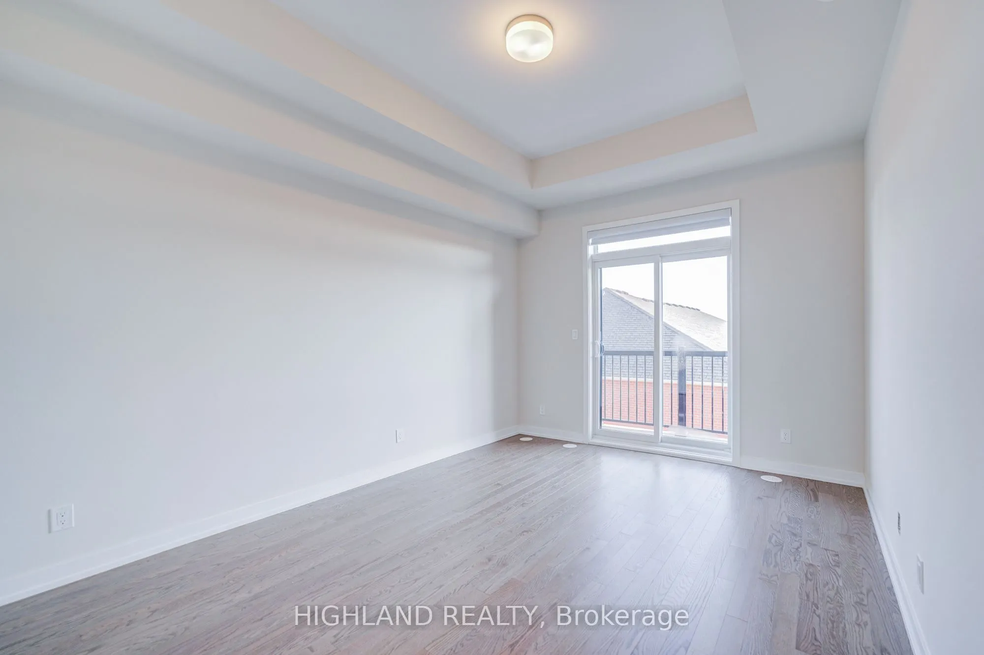 1170 Dartmouth Crescent