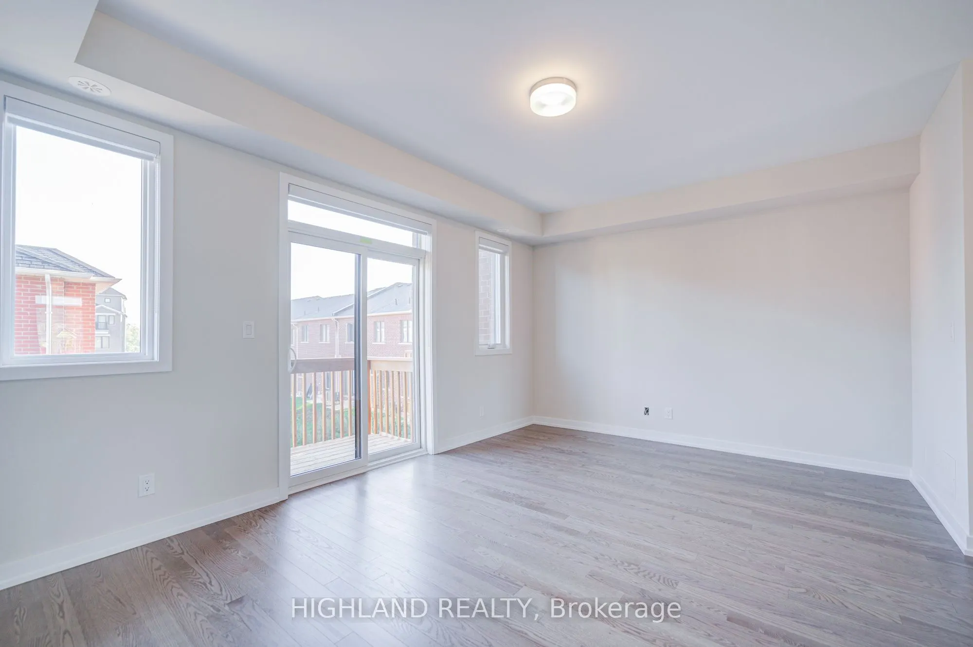 1170 Dartmouth Crescent