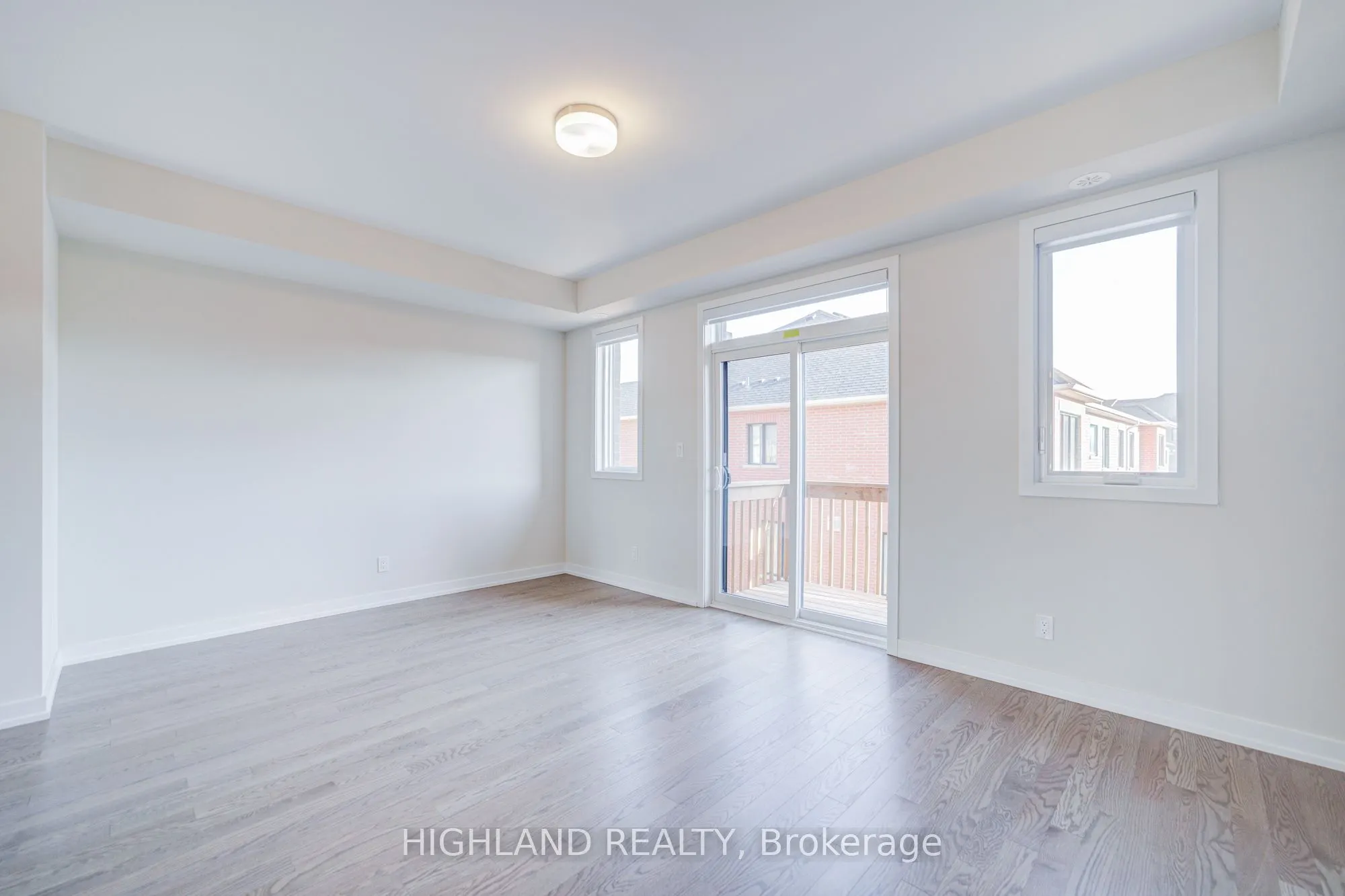 1170 Dartmouth Crescent