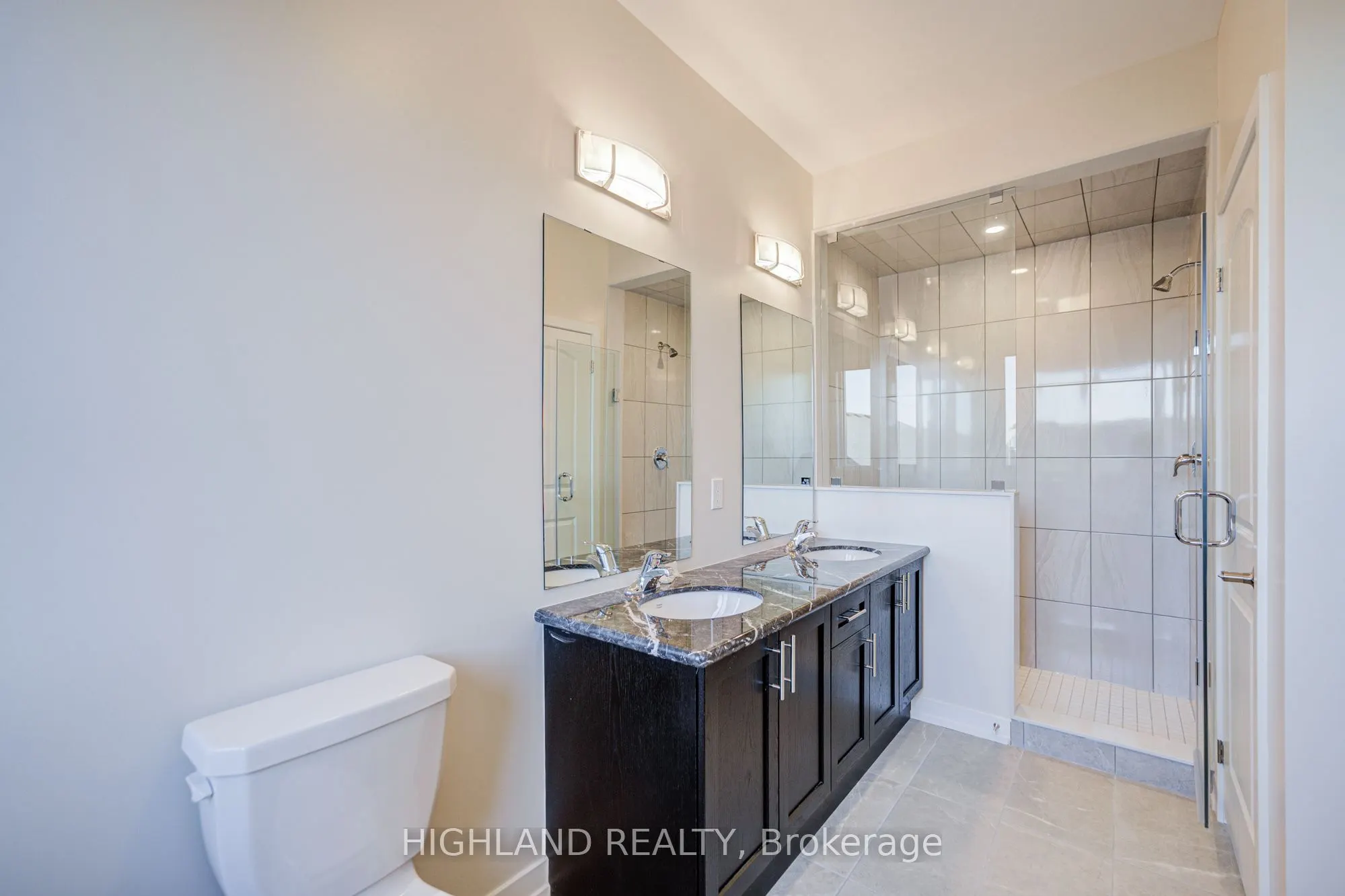 1170 Dartmouth Crescent