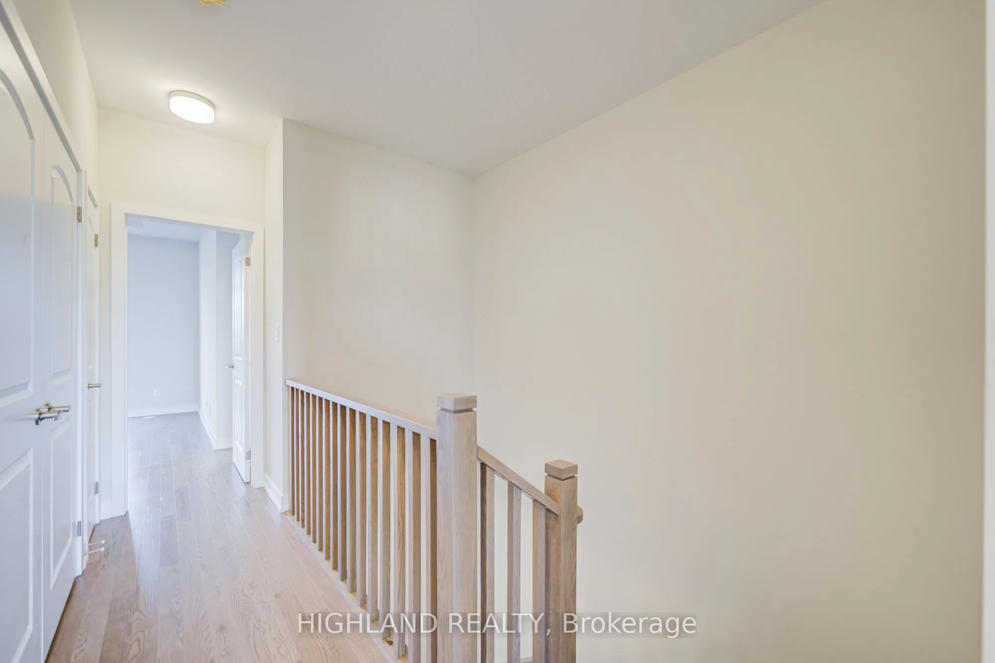 1170 Dartmouth Crescent