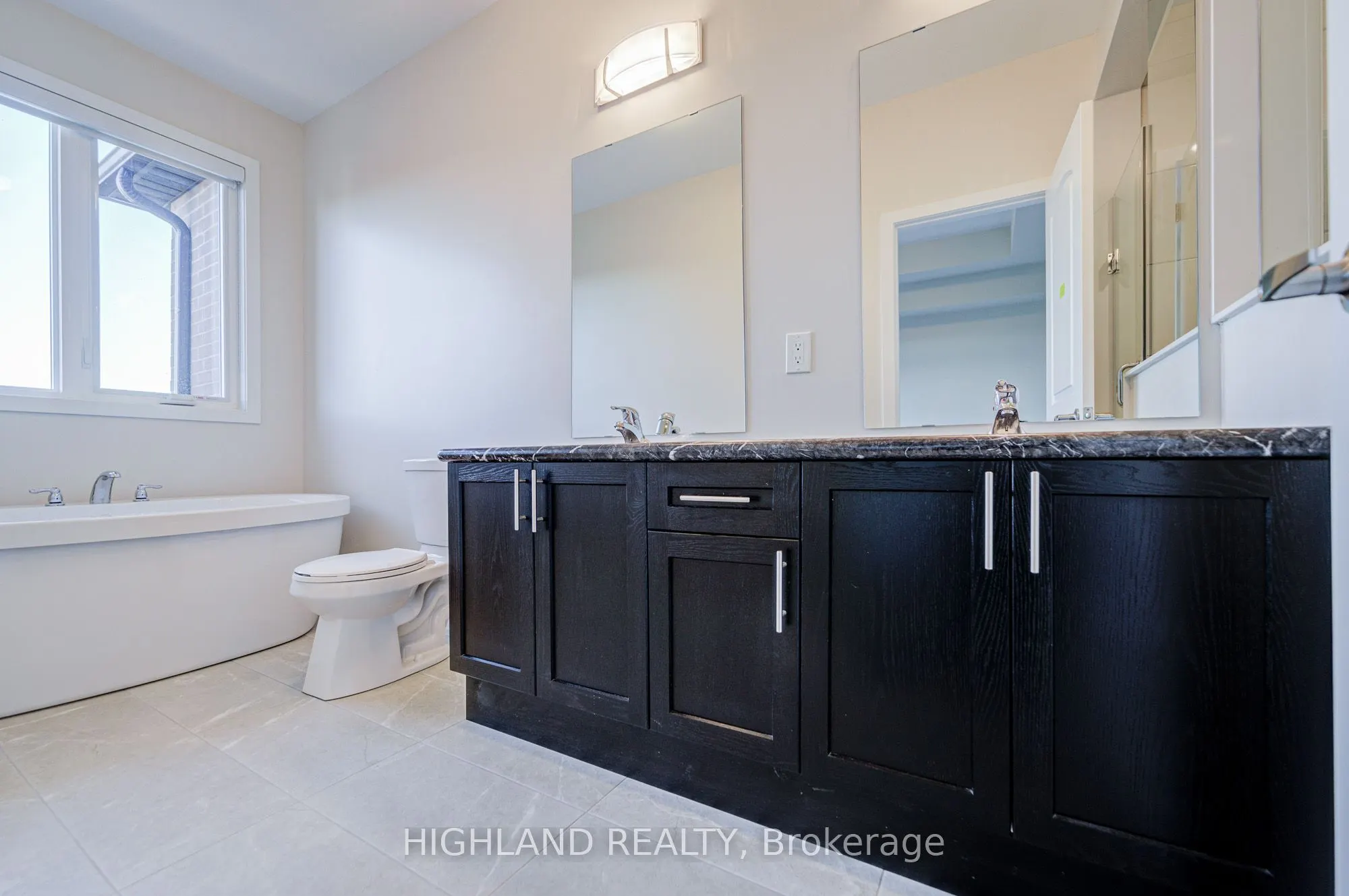 1170 Dartmouth Crescent