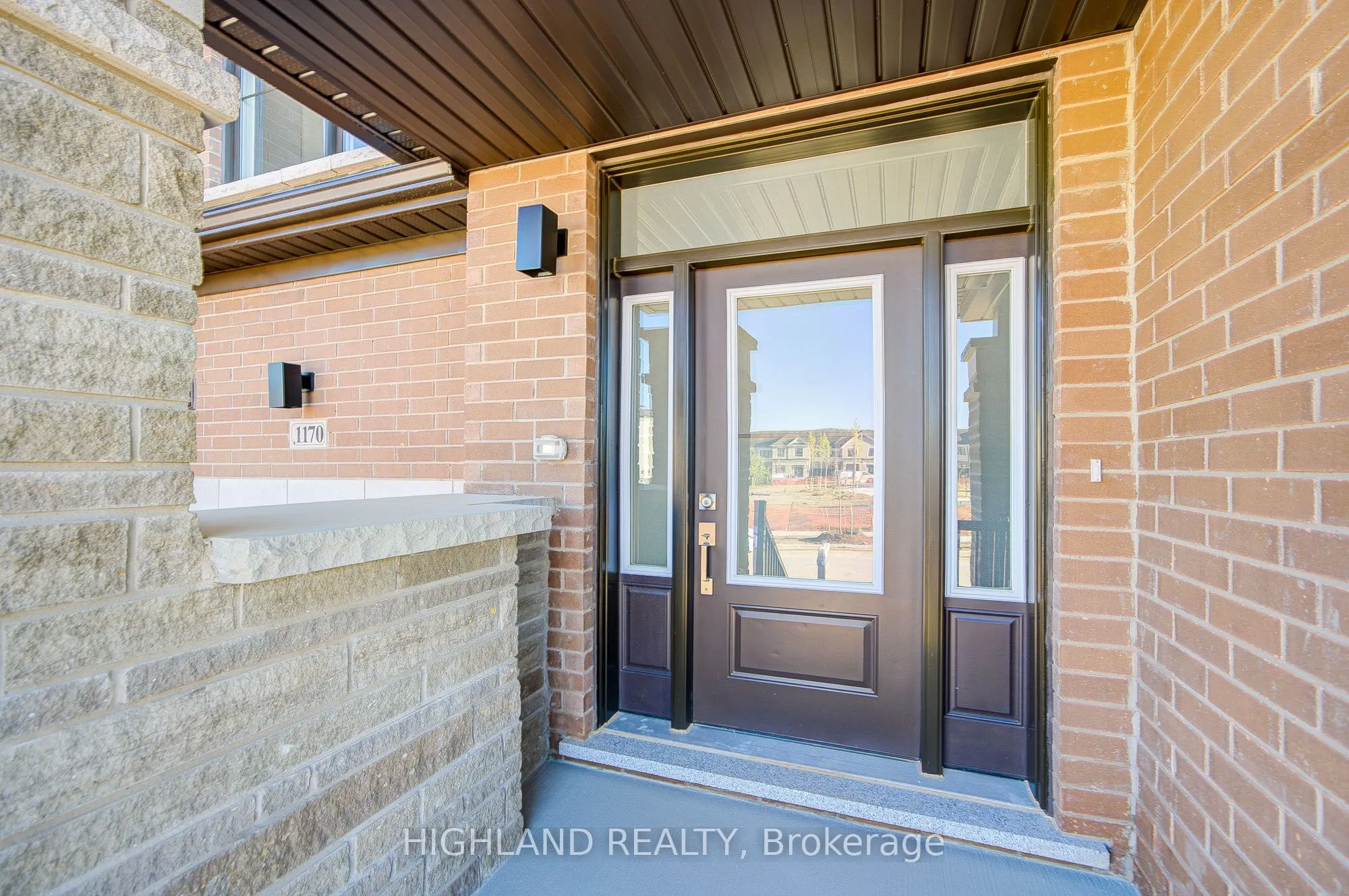 1170 Dartmouth Crescent