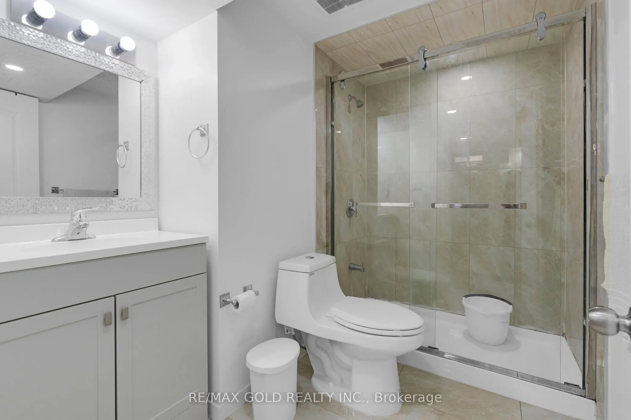46 Cobblestone Court