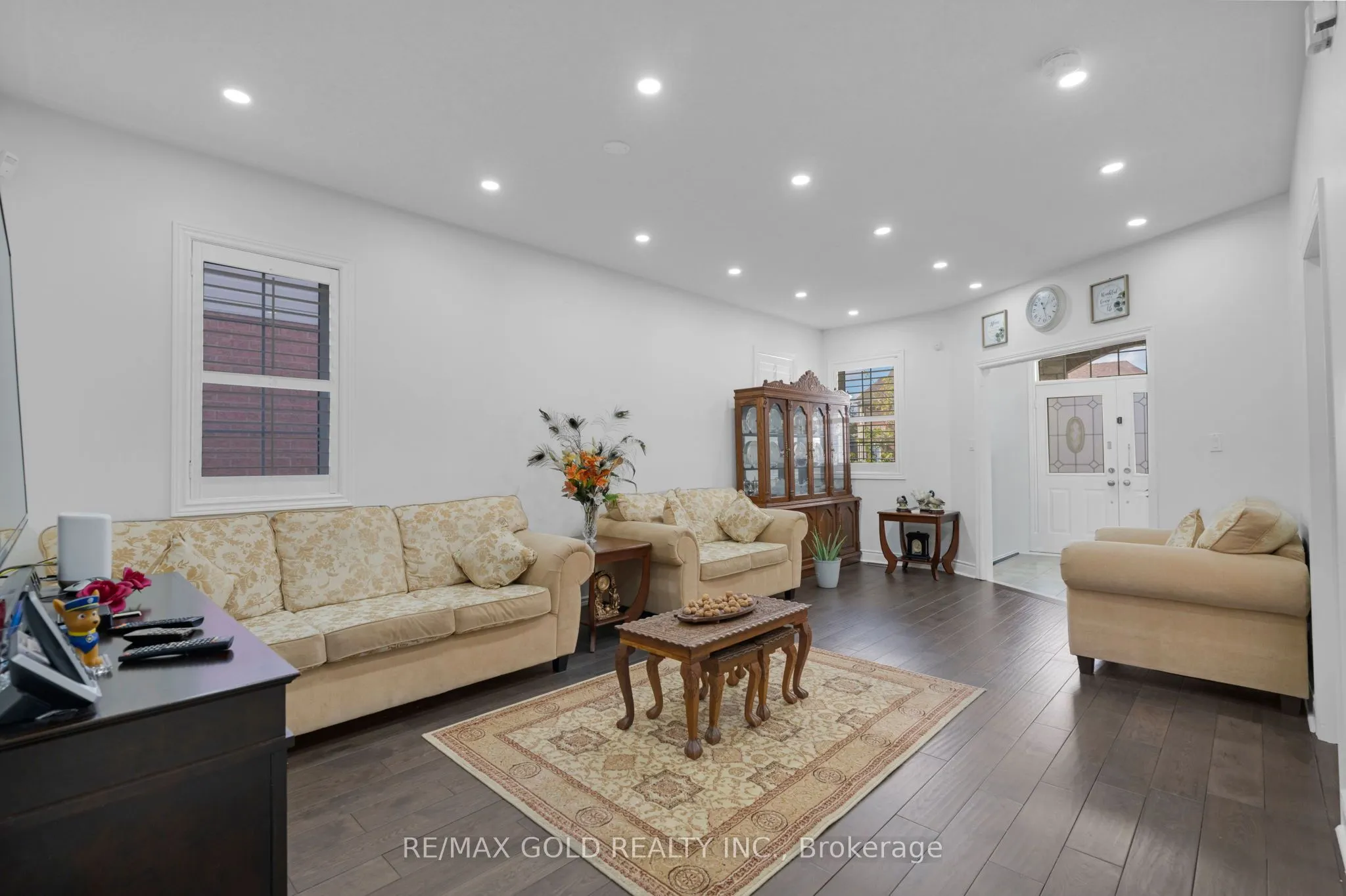 46 Cobblestone Court