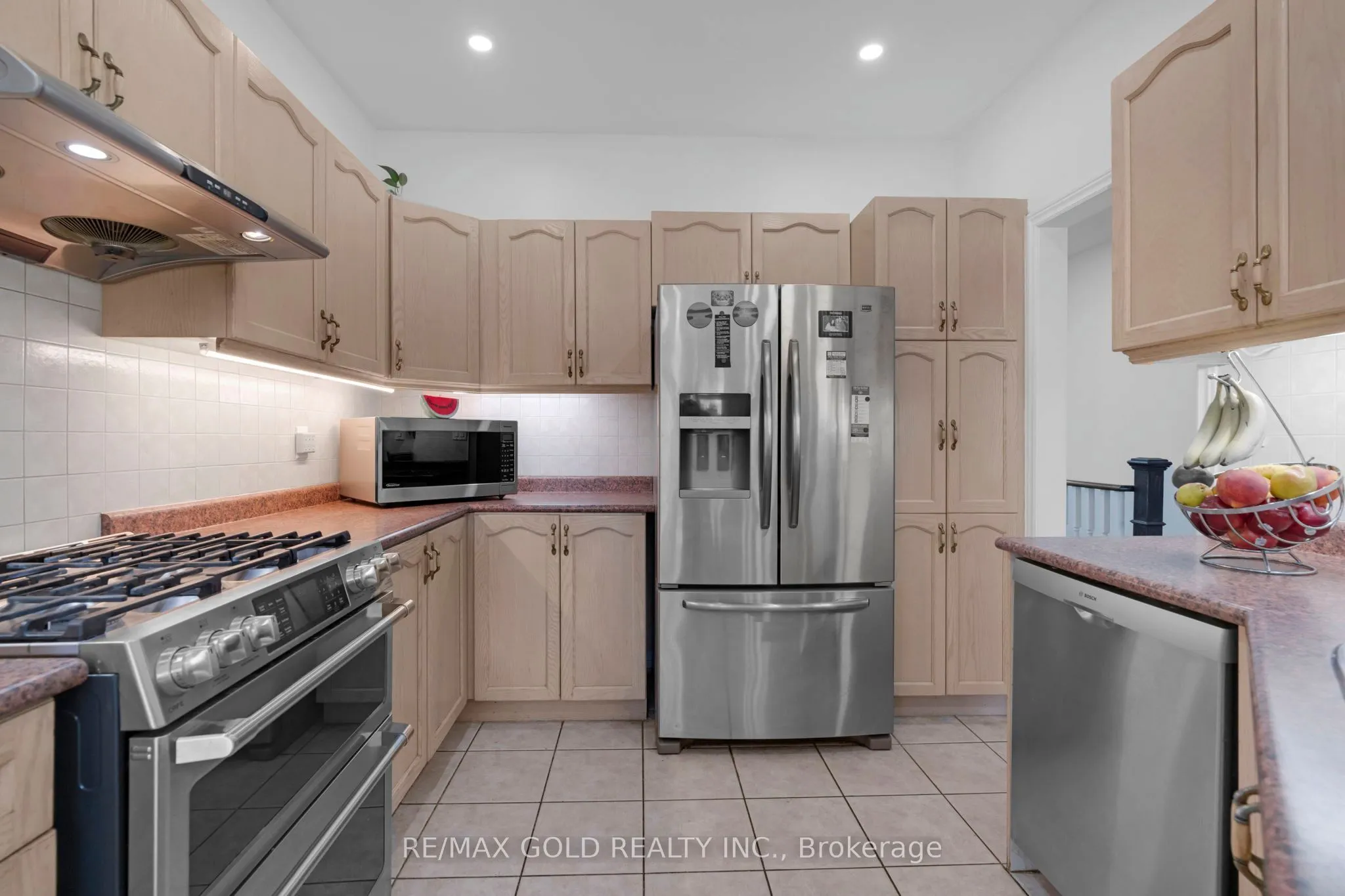 46 Cobblestone Court